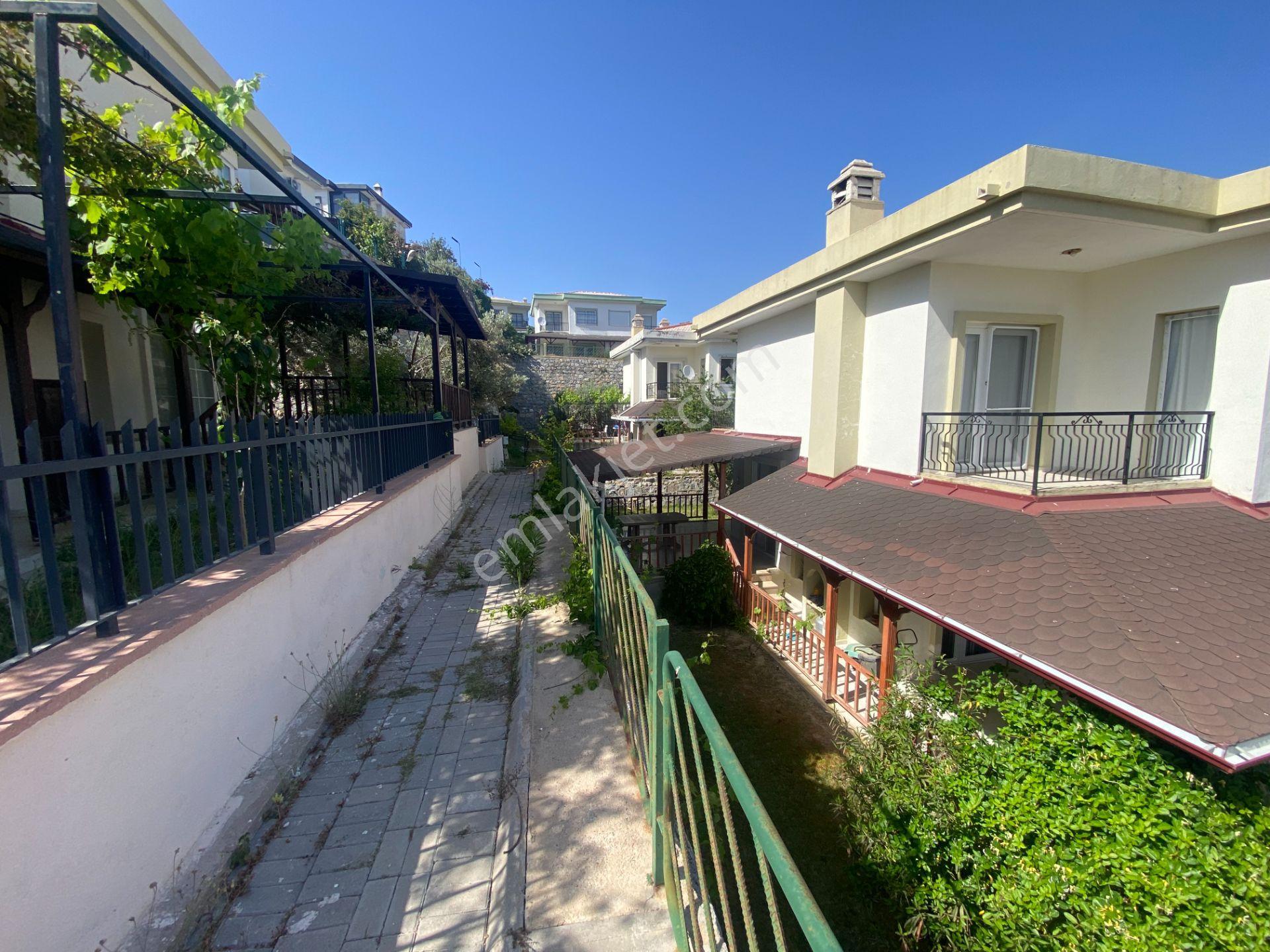Seferihisar Doğanbey Yelken Sitesi'nde Satılık Kısmi Deniz Manzaralı 3+1 Dubleks Villa - Görsel 4