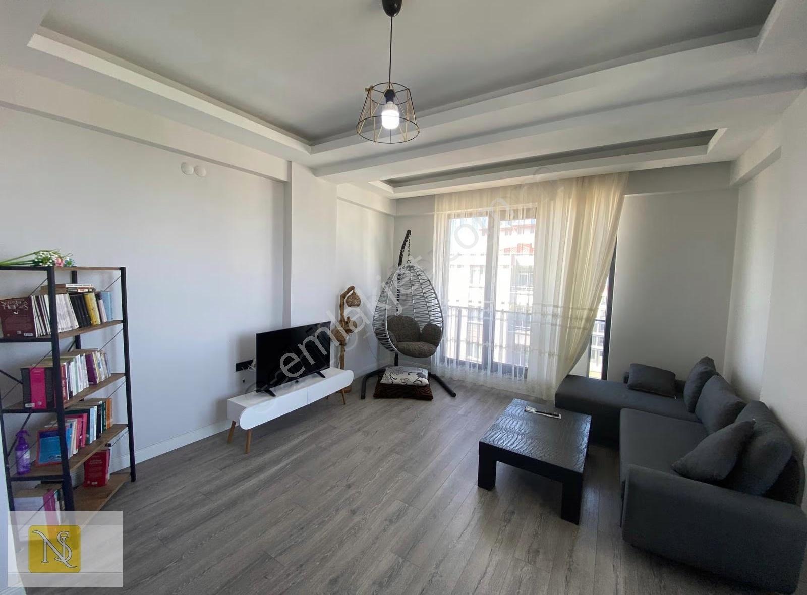 Nş Gayrimenkul'den Geniş Kullanımlı Eşyalı Kiralık 1+1 Daire!