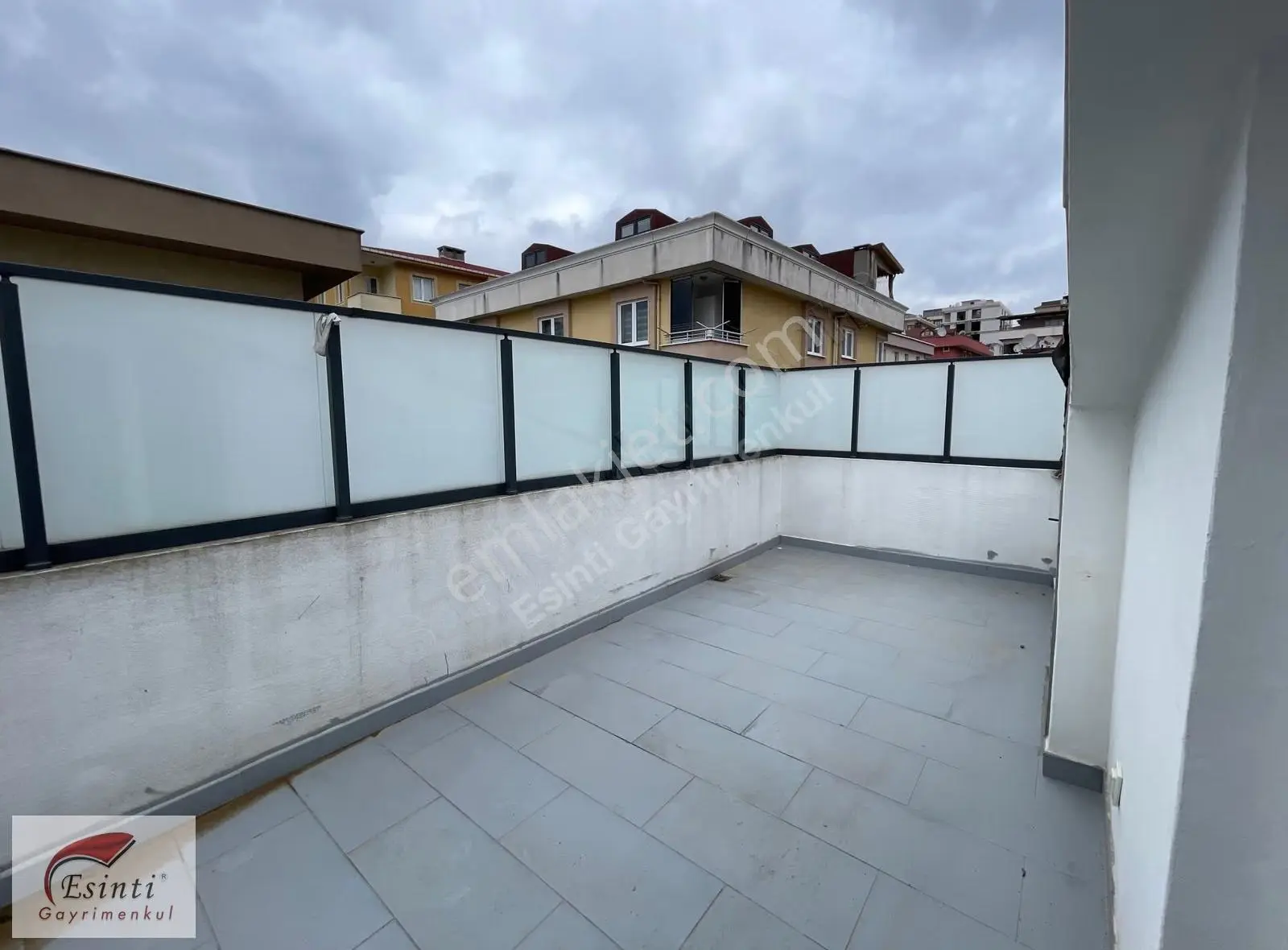 Ataşehir İnönü'de, Metroya Yakın Eşyalı Çatı Katı 1+1 Daire - Görsel 28