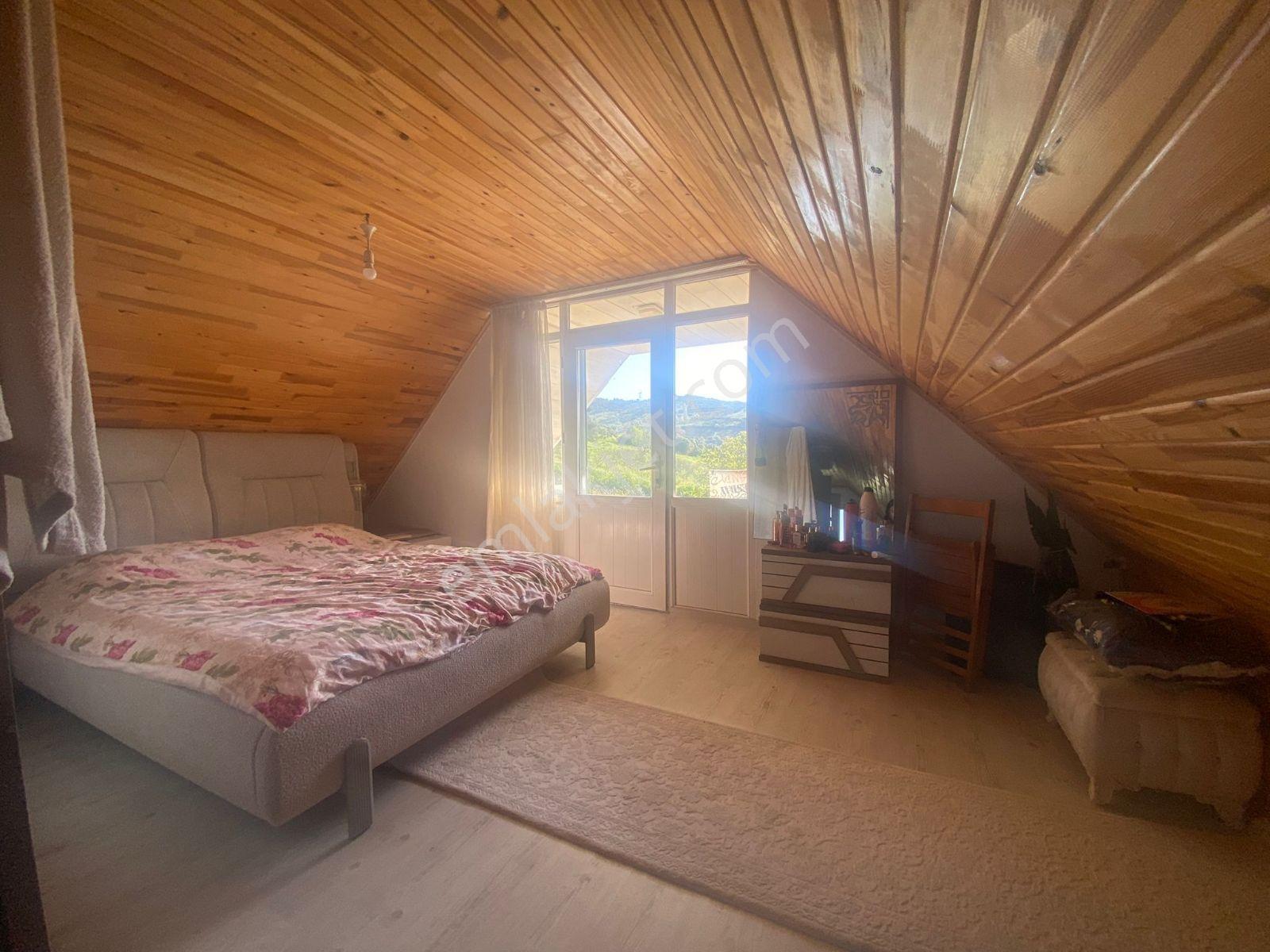 Acil!!! Geyve Hırka 6+1 Tripleks Villa 1200m2 Arsa İçinde Fırsat - Görsel 8