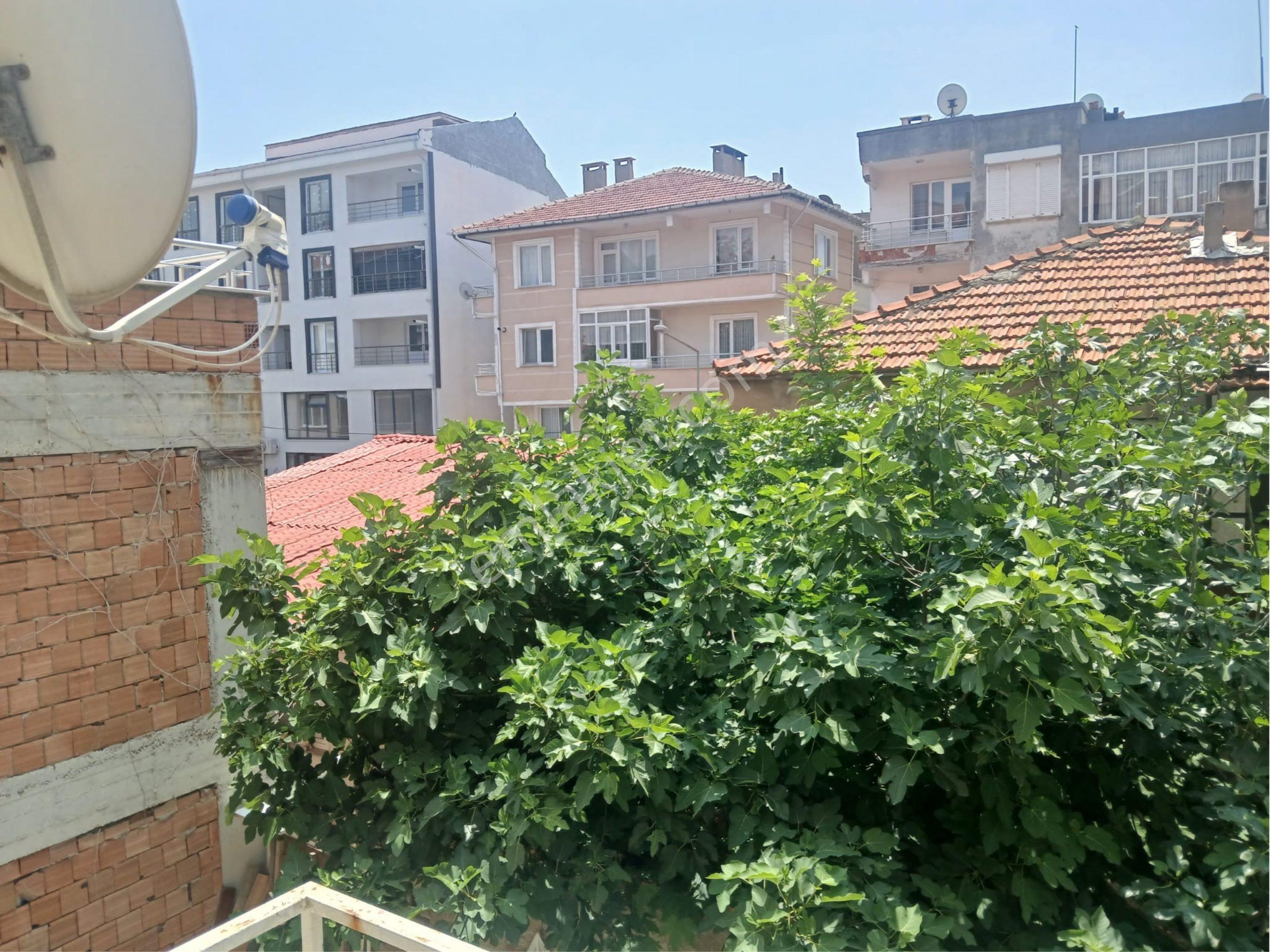 Şarköy Cumhuriyet Mh. Ara Kat Merkezi Konum Deniz Sahil Çarşı Yakın Mesafede Satılık - Görsel 11