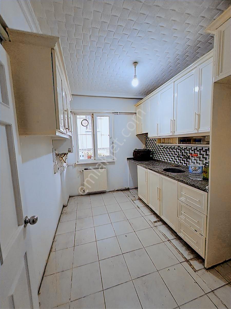 Namık Kemalde 2 + 1 İçi Boş 90 M2 Satılık Kelepir Daire - Görsel 4