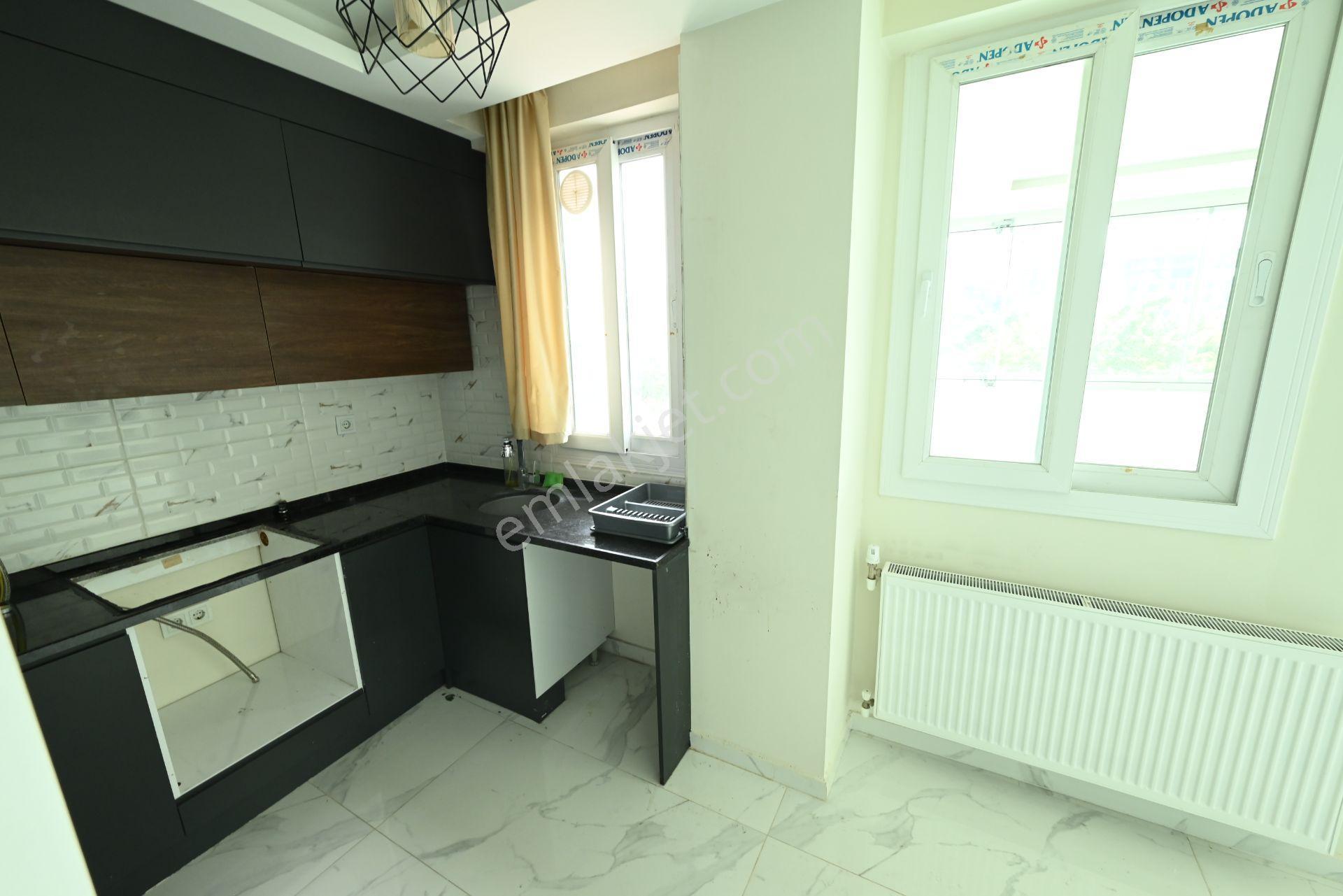 Üstünkent'ten Çiftlikköy'de Üniversite Hastane Yanı Kiralık 3+1 - Görsel 12
