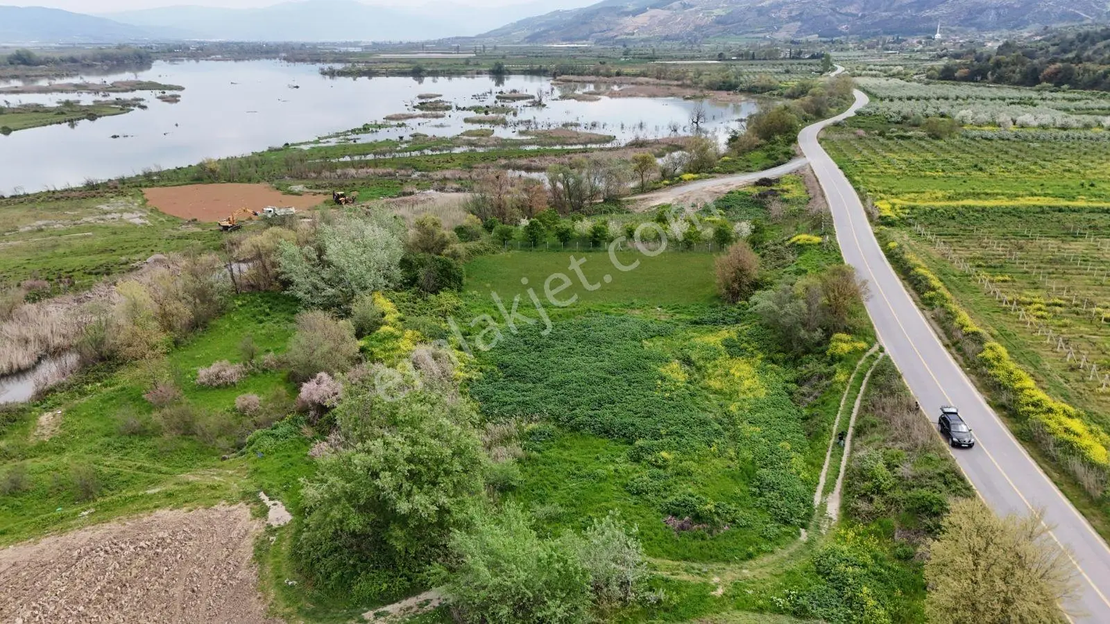 Sakarya Geyve Kozan Asfalt Kenarı 1334 M2 Sakarya Nehri Manzara