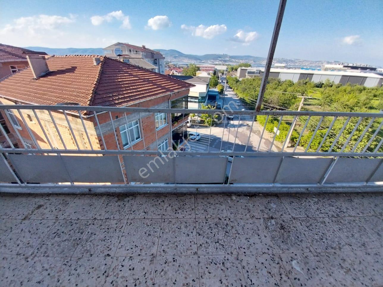 Kocaeli Gölcük Çiftlik Mahallesi Kiralık 3+1 Daire - Görsel 9