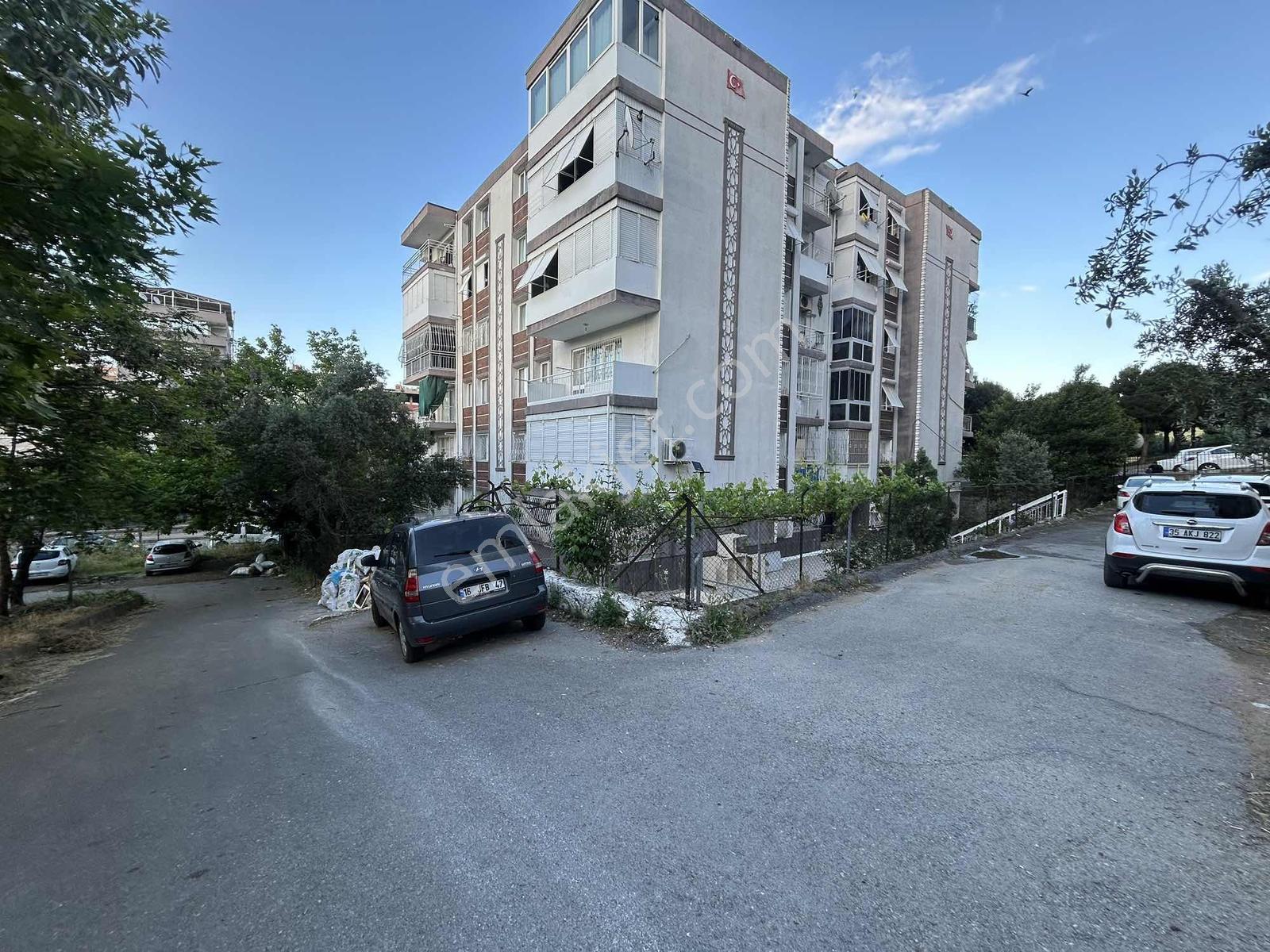 Aykaçlıdan Karabağlarda Site İçi Asansörlü 3+1 Satılık Daire