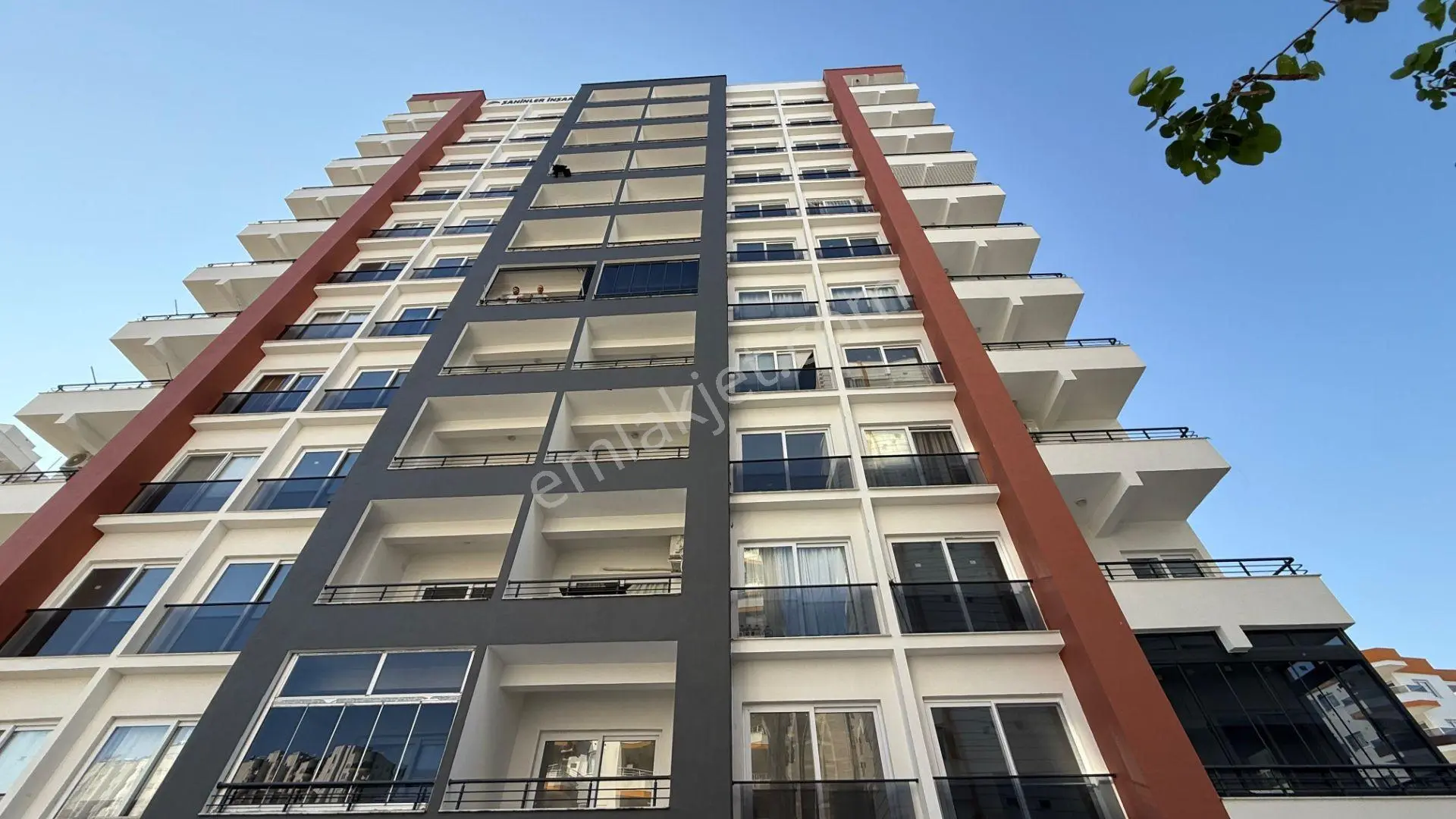 Kızkalesi Merkezde Satılık 1+1 Eşyalı Daire