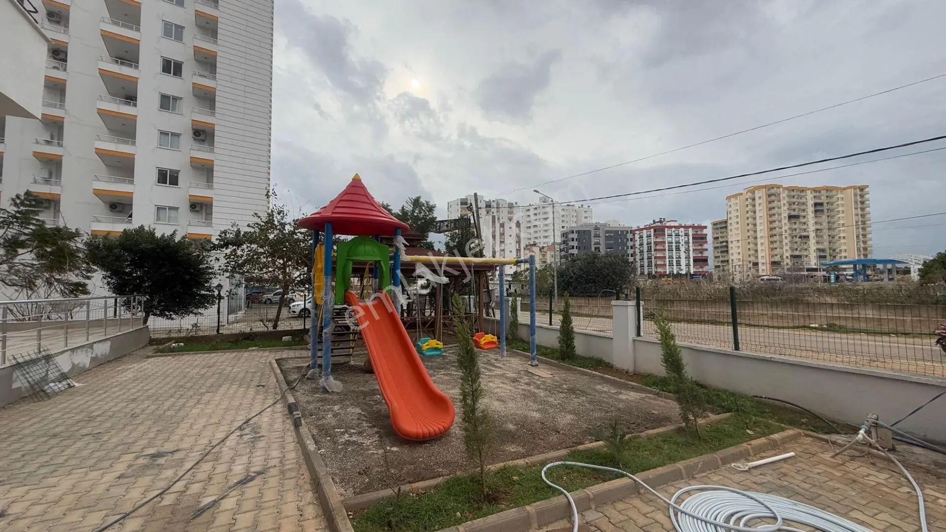 Kızkalesi Merkezde Satılık 1+1 Eşyalı Daire - Görsel 4