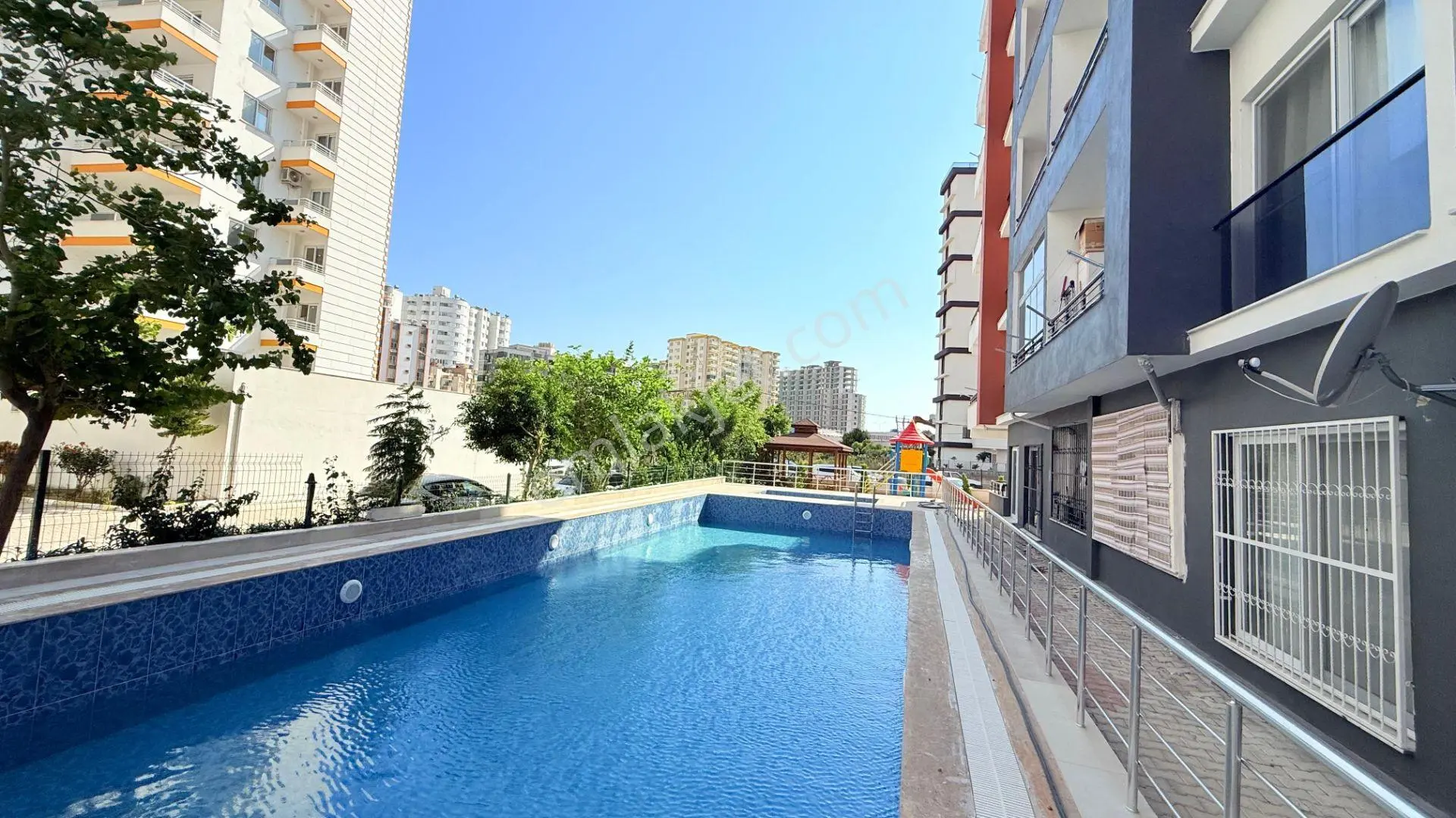 Kızkalesi Merkezde Satılık 1+1 Eşyalı Daire - Görsel 2