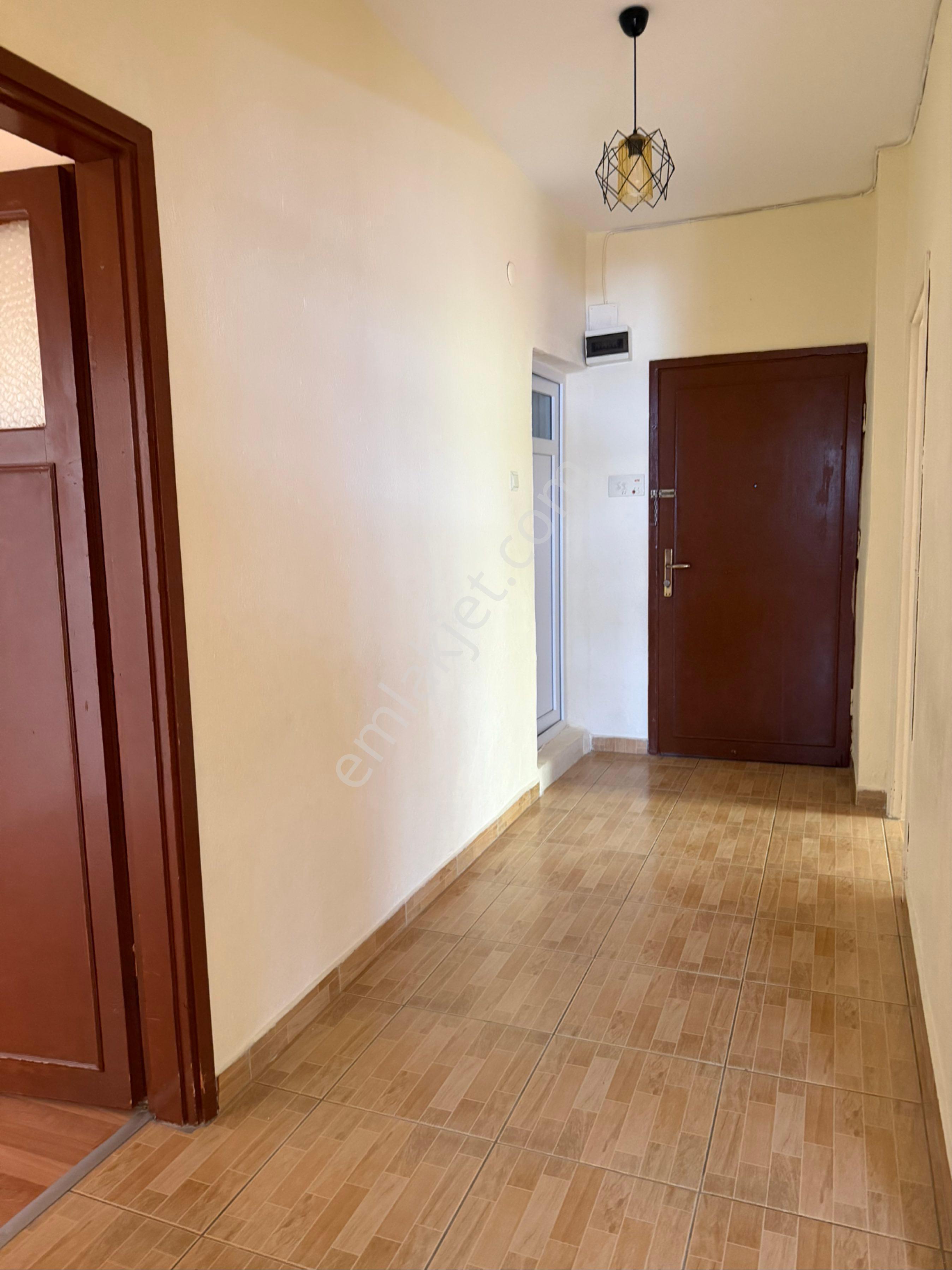 Türe Gayrimenkulden Silifke Gazi Mahallesinde Ayrı Mutfak 3+1 Daire Satılık - Görsel 4