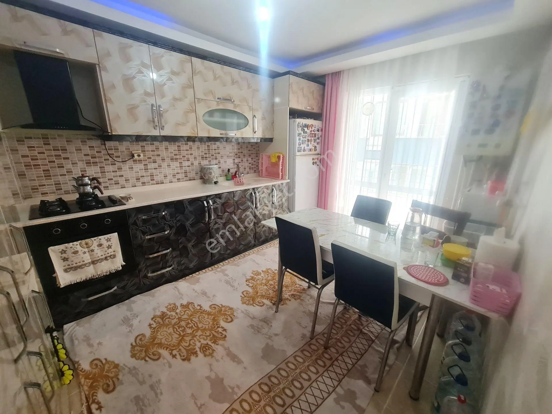 Alsancak Mh.bağlıca-ayyıldız-mit Yakını Cadde Üzeri 4+1 Daire