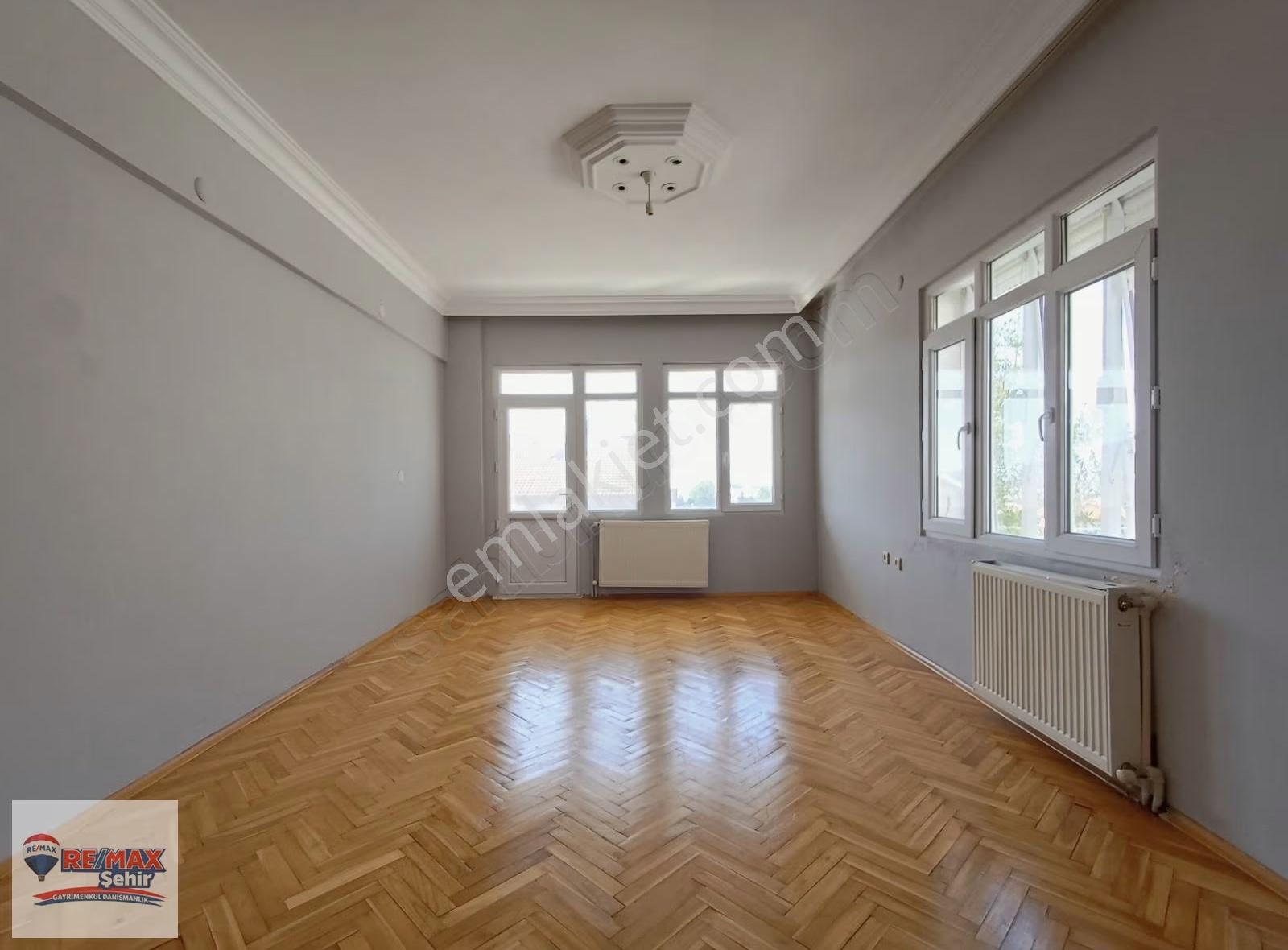 Kadıköy Özden Mahallesinde Satılık 5+2 Tribleks Villa - Görsel 20