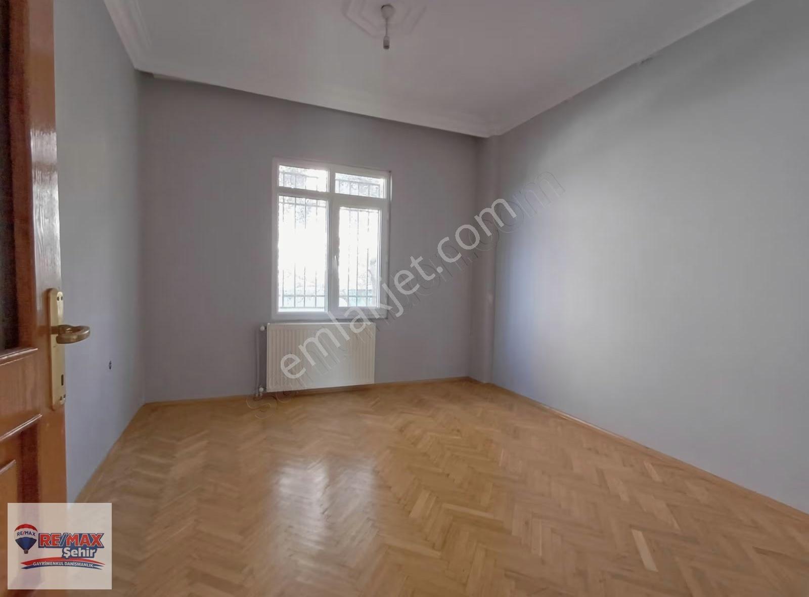 Kadıköy Özden Mahallesinde Satılık 5+2 Tribleks Villa - Görsel 14