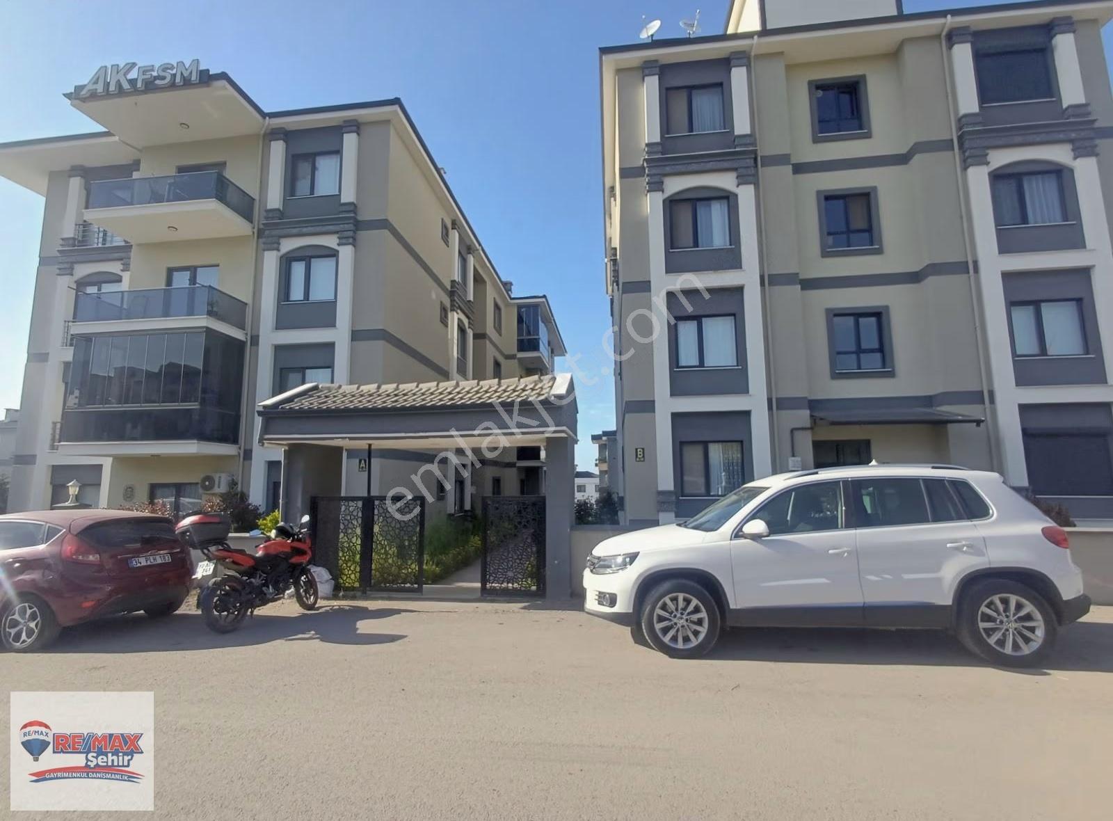 Yalova Çiftlikköy Mehmet Akif Ersoy Mah. Satılık Lüks 3+1 Daire - Görsel 8