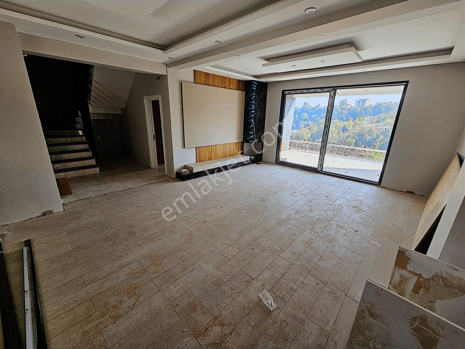 Yuvacık'ta Vadi Manzaralı 5+2 321m² Ultra Lüks Villa-geniş Teras - Görsel 12