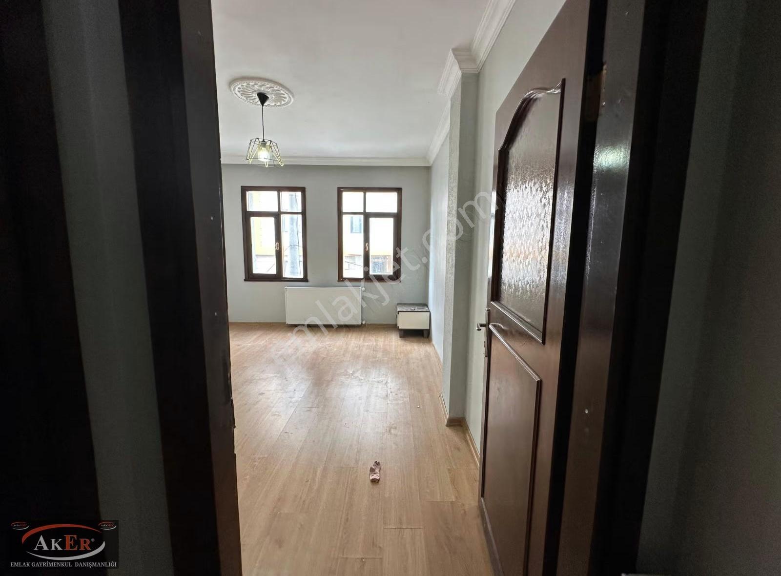 Aker Emlaktan Gebze Kocaelide Satılık Müstakil 3 Katlı Villa - Görsel 3