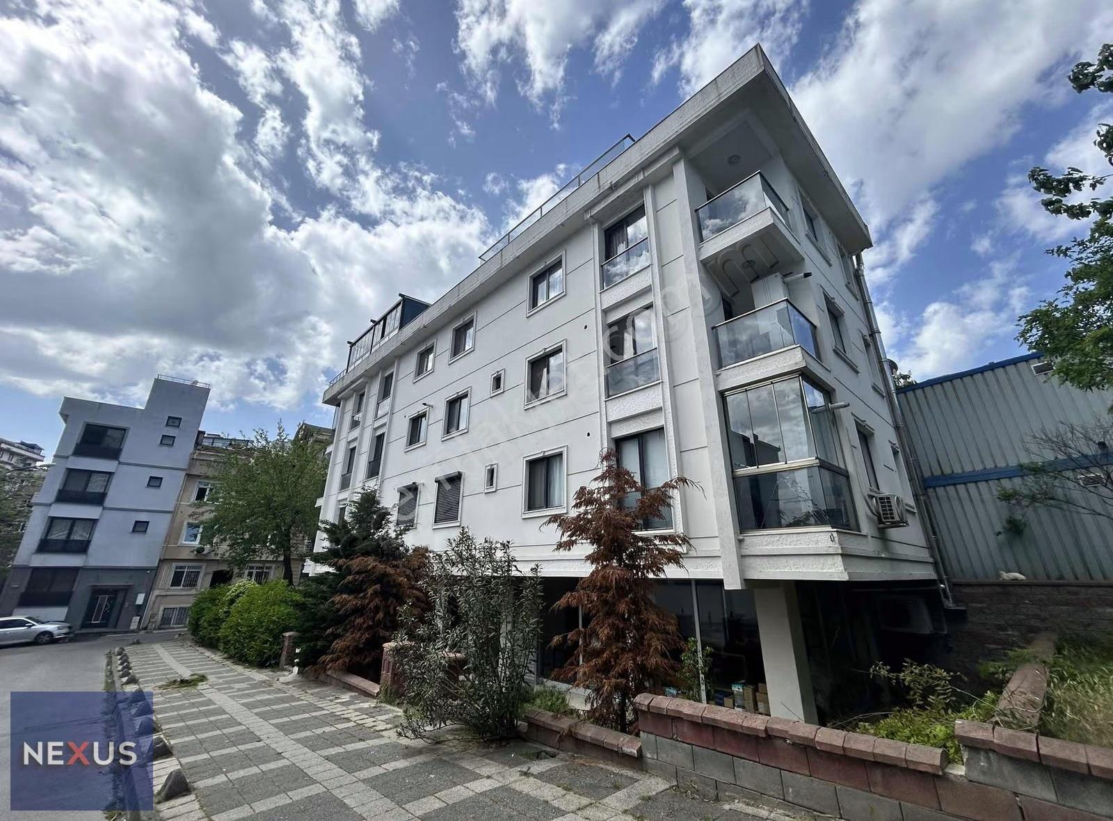 Acıbadem Metroya Yürüme Mesafesinde Satılık 2+1 Daire
