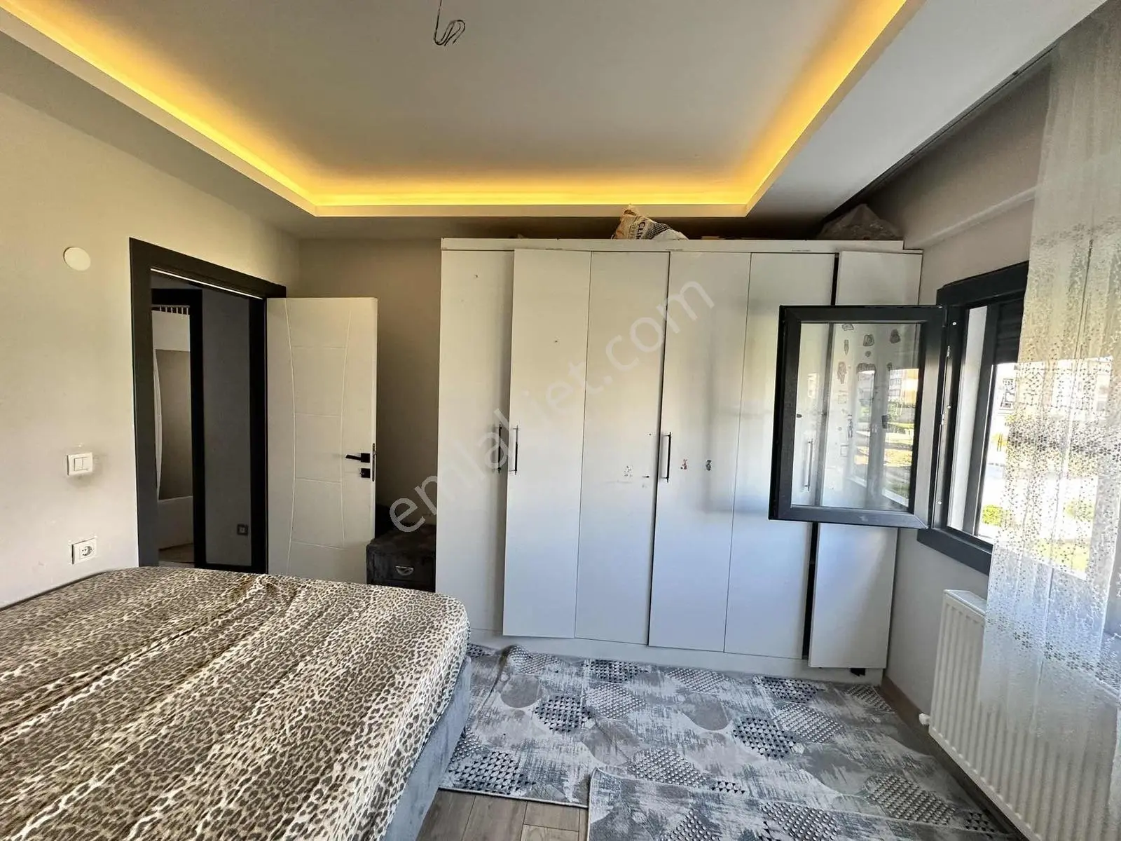 Torbalıda Geniş Balkonlu 115 M2 Kullanışlı Daire - Görsel 4