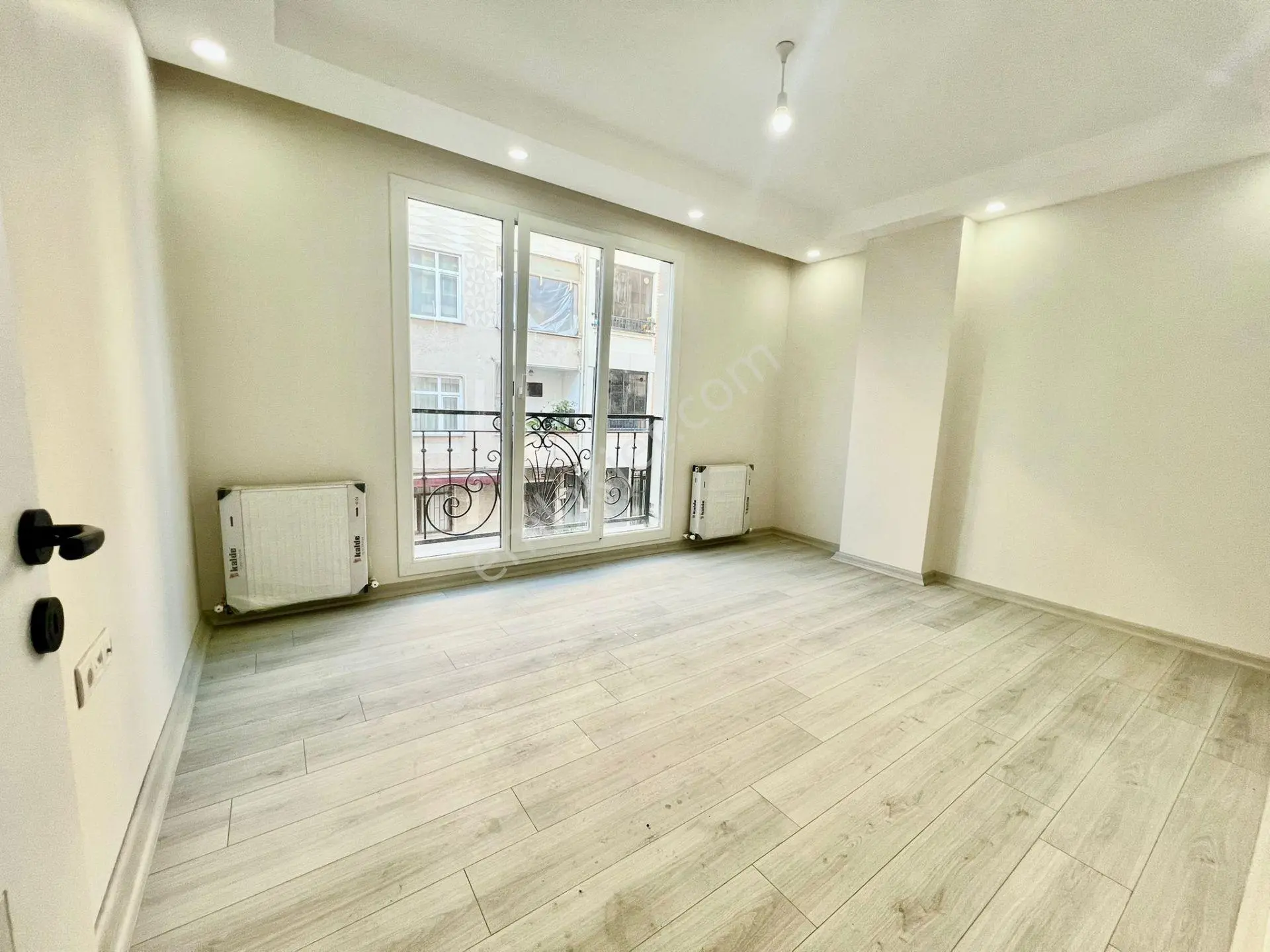 Loft'tan Yeşilov Mah 2+1 Asansörlü 72m2 Satılık 1.kat Daire
