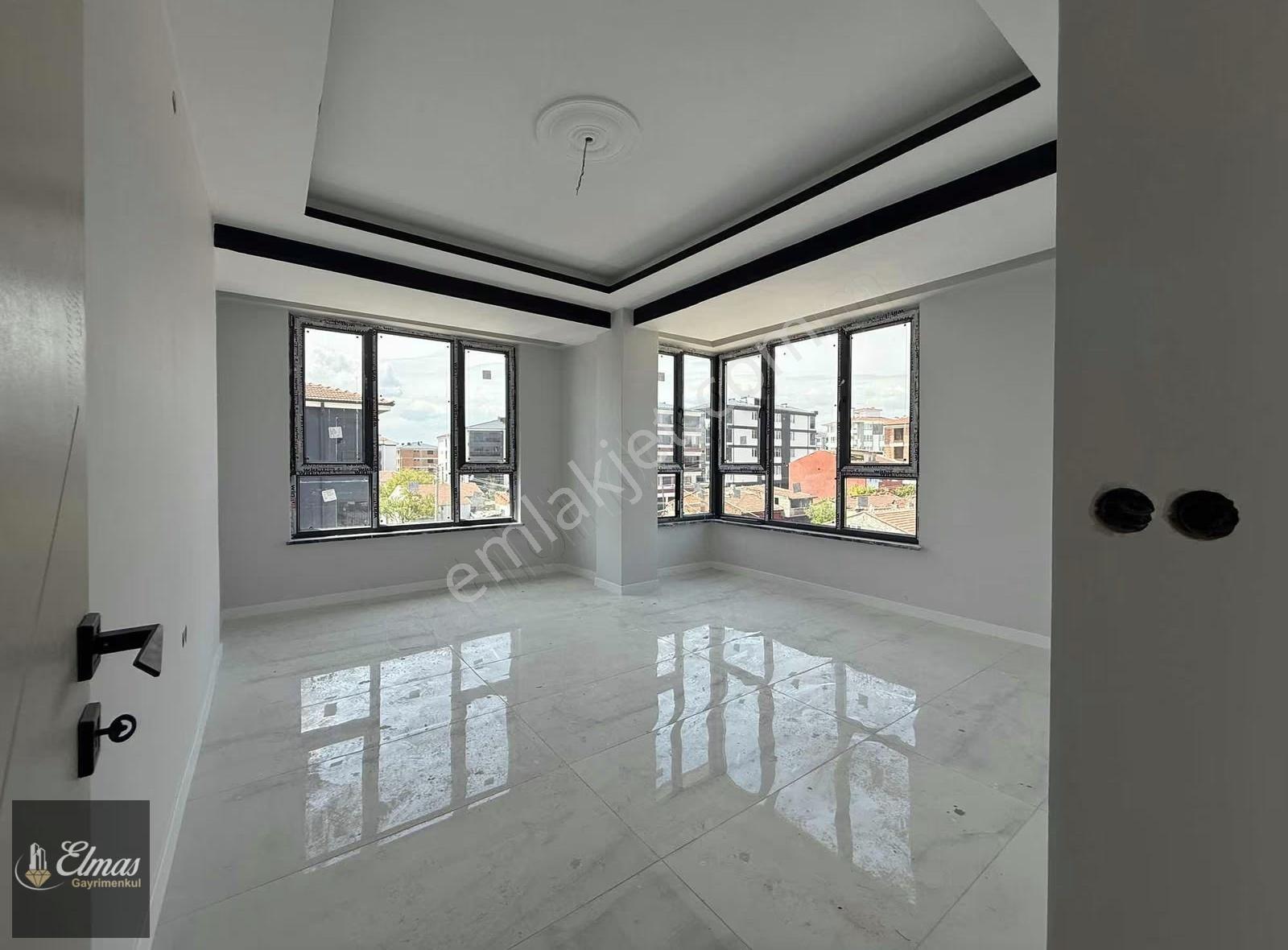 Elmastan Satılık 71 Evler Tarih Bulvarı Özel Garajlı 2+1 Daire