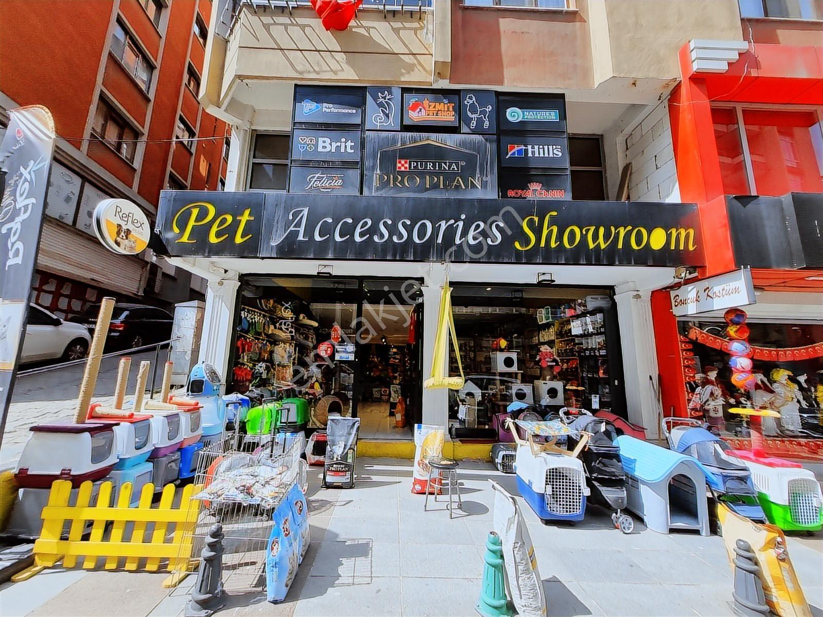İzmit Merkezde Ana Cadde Üzeri Satılık 280 M2 Dükkan