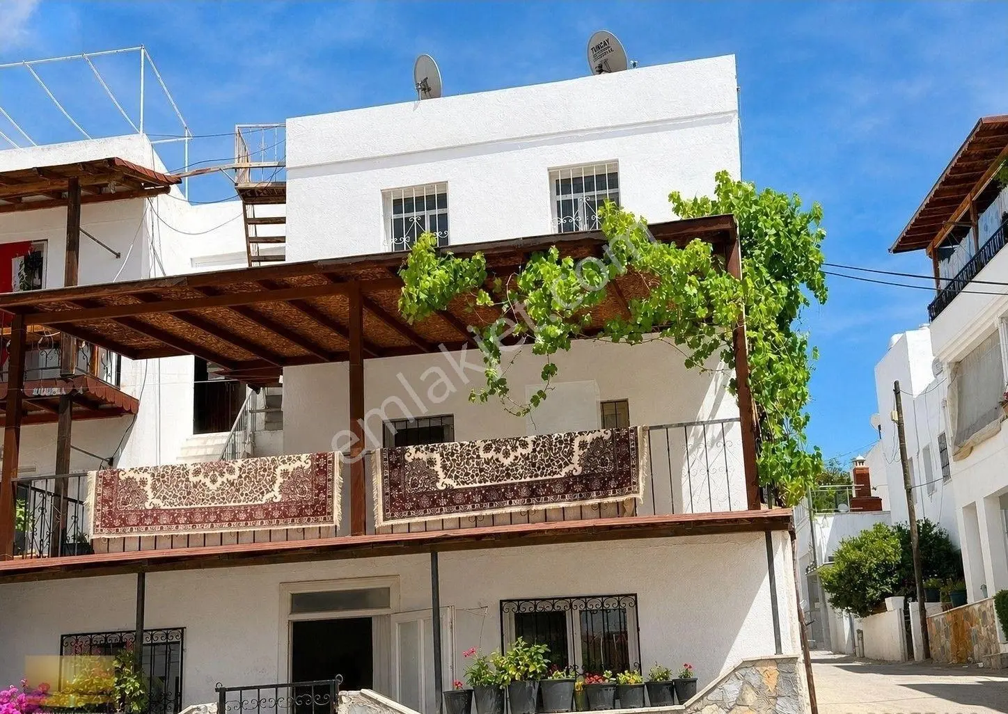 Bodrum Gümbette Satılık Daire Merkezde Köşebaşı Havadar Ev
