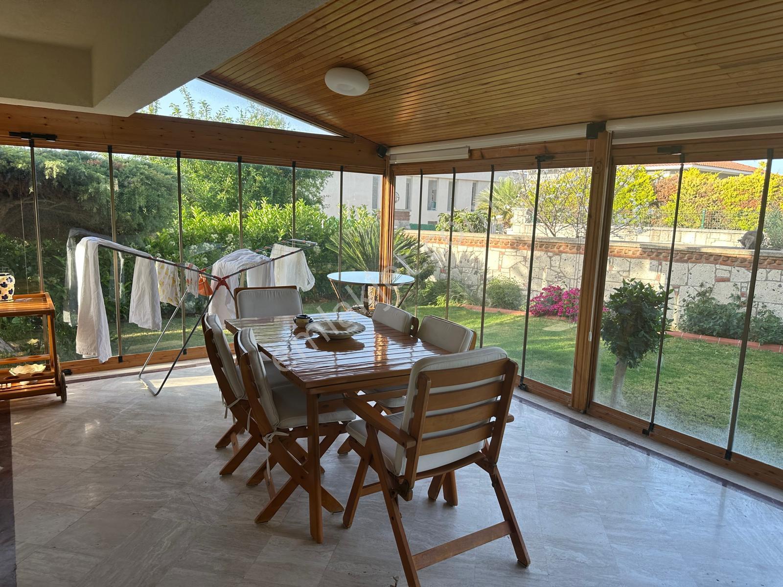 Çeşme Dalyan Marina Ve Sakızlıkoy Plajına Yakın Satılık Villa - Görsel 23