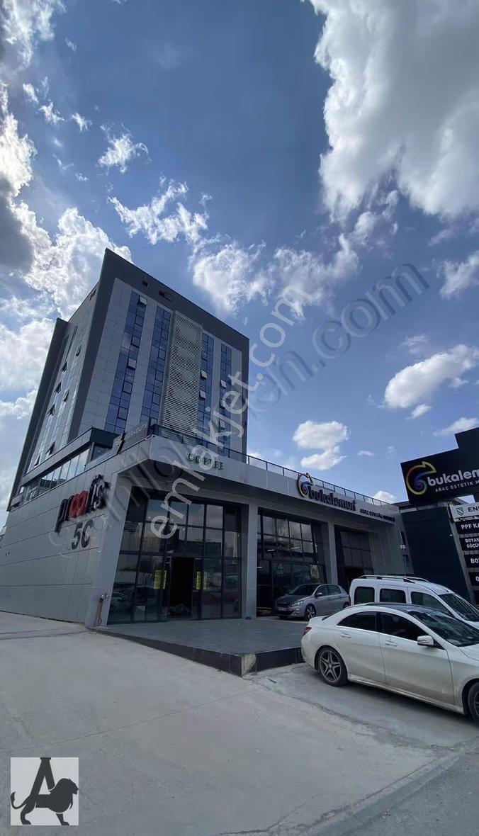 Merkezi Konumda 230m2 Modern Yapılı,her İşe Uygun Kiralık Dükkan