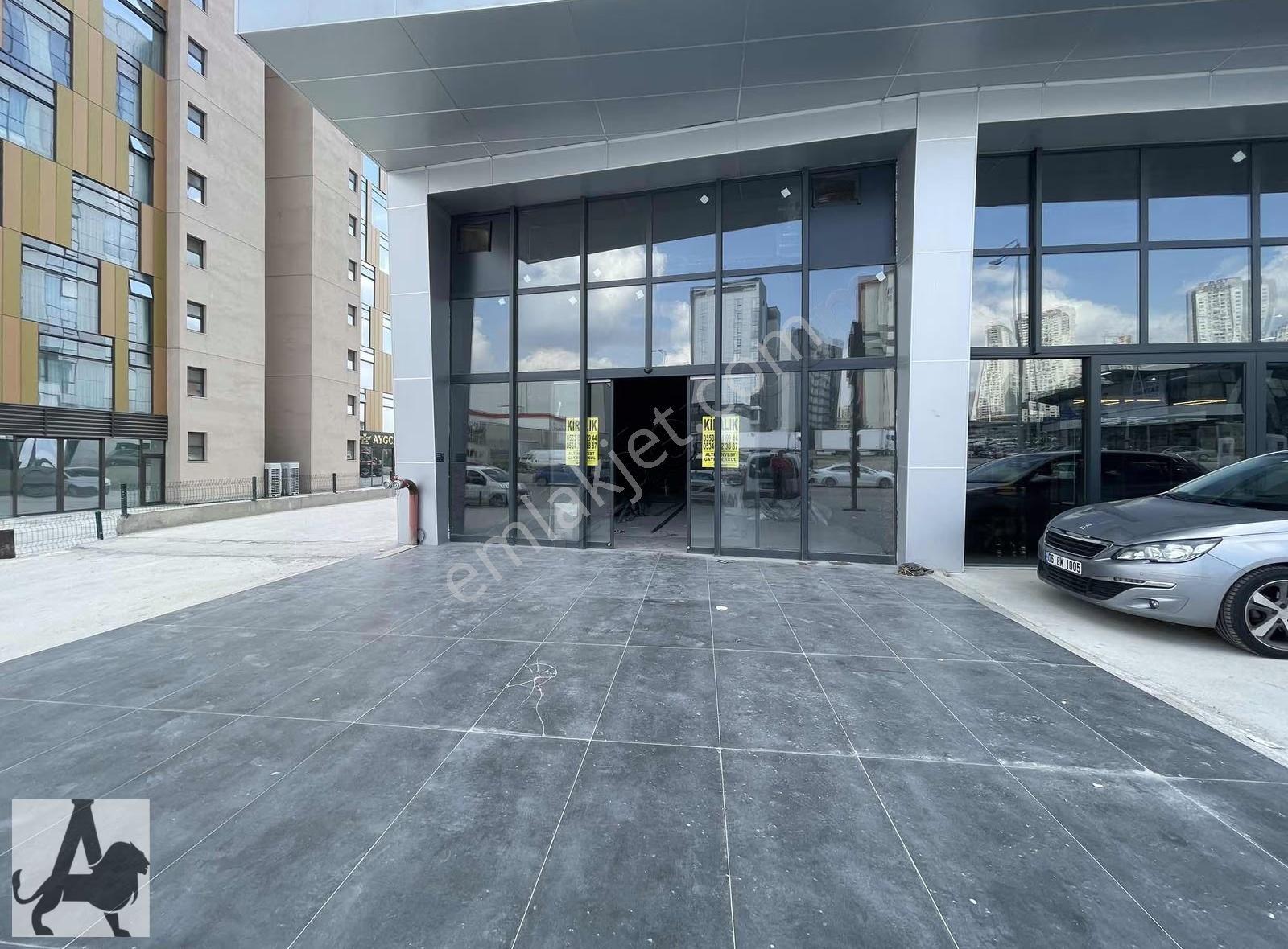 Merkezi Konumda 230m2 Modern Yapılı,her İşe Uygun Kiralık Dükkan - Görsel 3