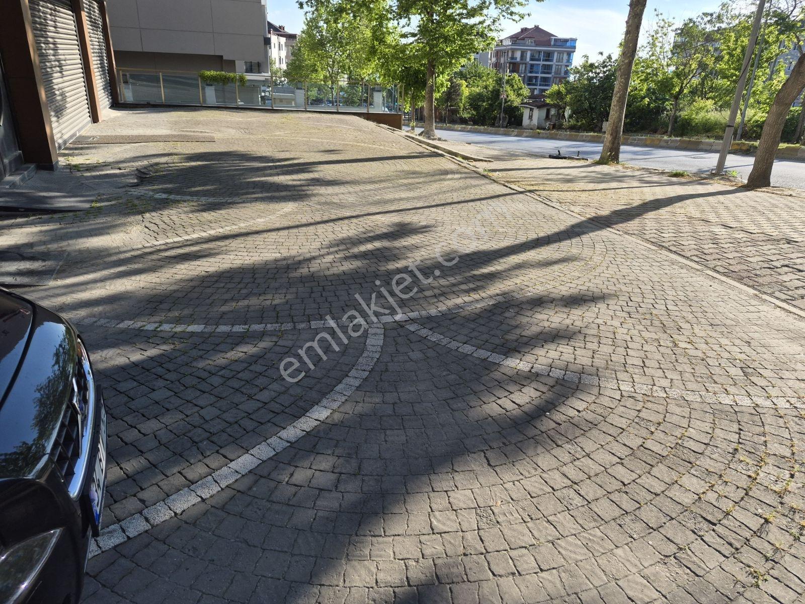Beylikdüzü Atakent Caddesi Üzerinde 230 M Kiralık Dükkan - Görsel 12