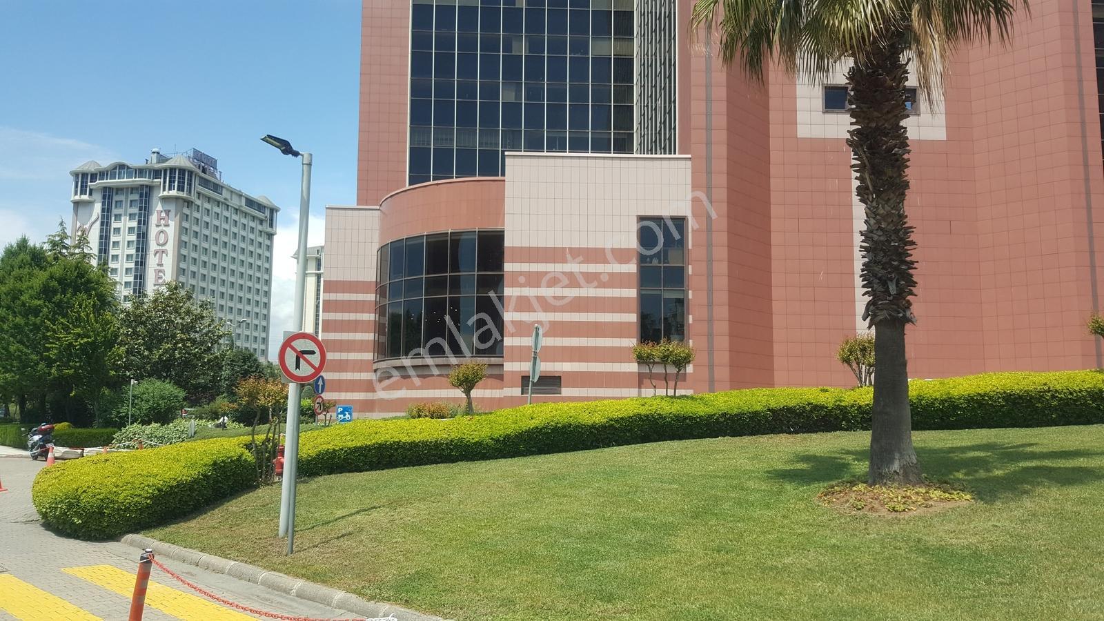 Bakırköy Dünya Ticaret Merkezi Tasarımlı 419 M2 Satılık Dükkan - Görsel 12