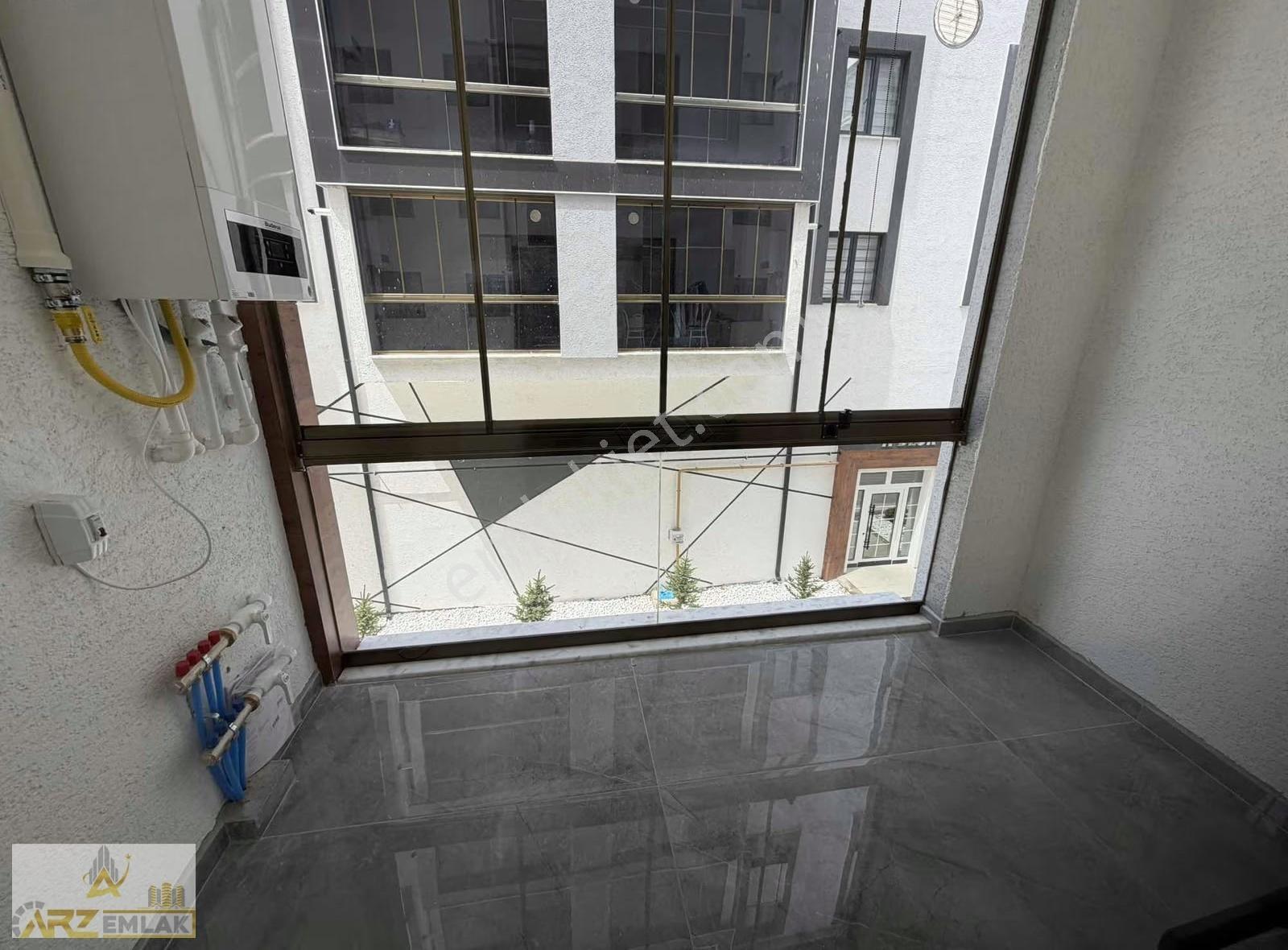 Arz Emlak'tan Üniversite Karşısında Ful Eşyalı Kiralık 1+1 Daire - Görsel 3