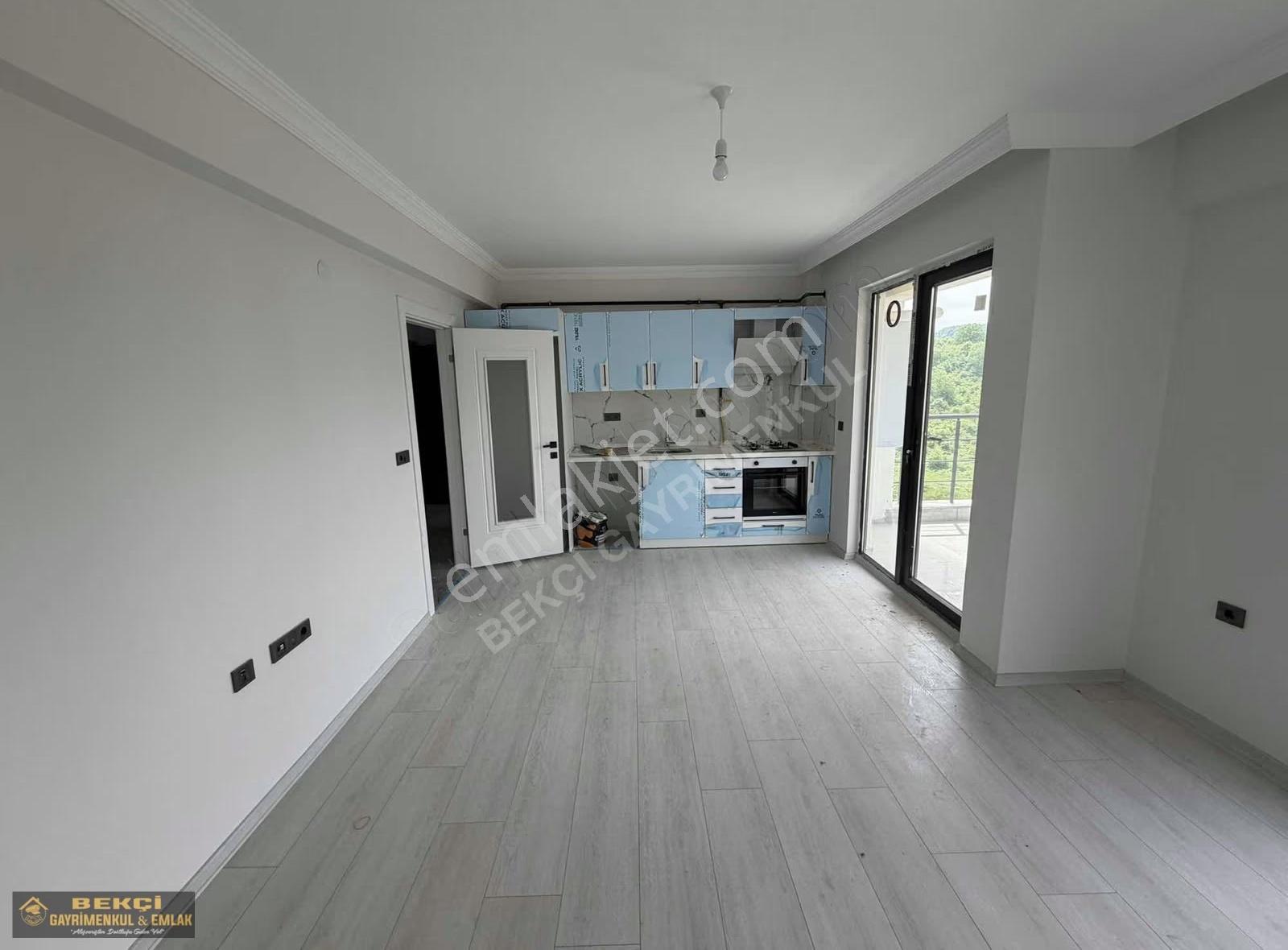 Esentepe Mah. 2+1 Eşyasız Kiralık Daire