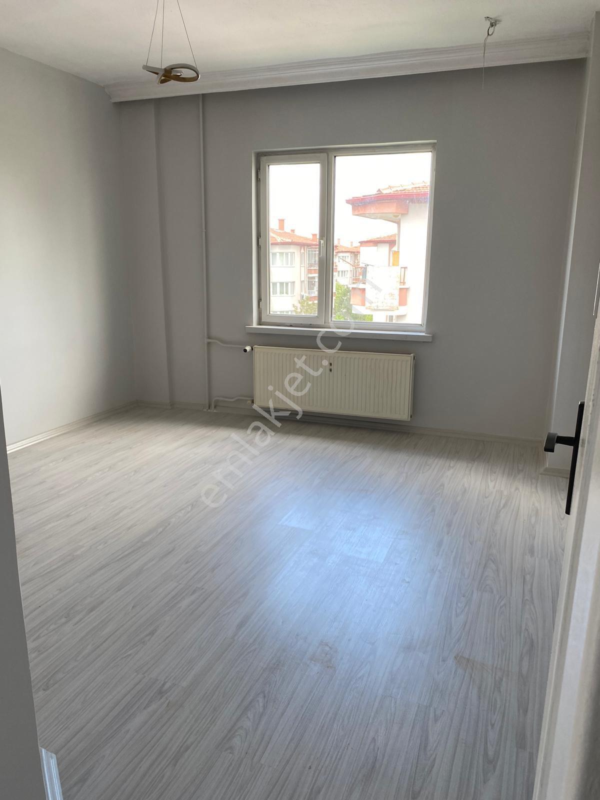 Uydukent Emlaktan Selçuklu Mah.2+1 Kiralık İçi Sıfır Daire - Görsel 6
