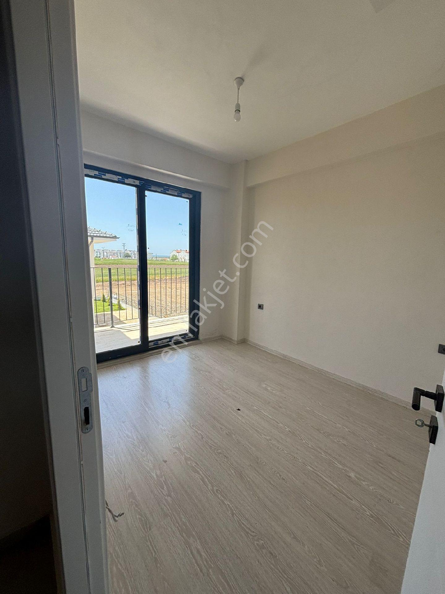 Enez Gülçavuş’ta Güçlendirilmiş Site İçerisinde Havuzlu Satılık Yazlık - Görsel 16
