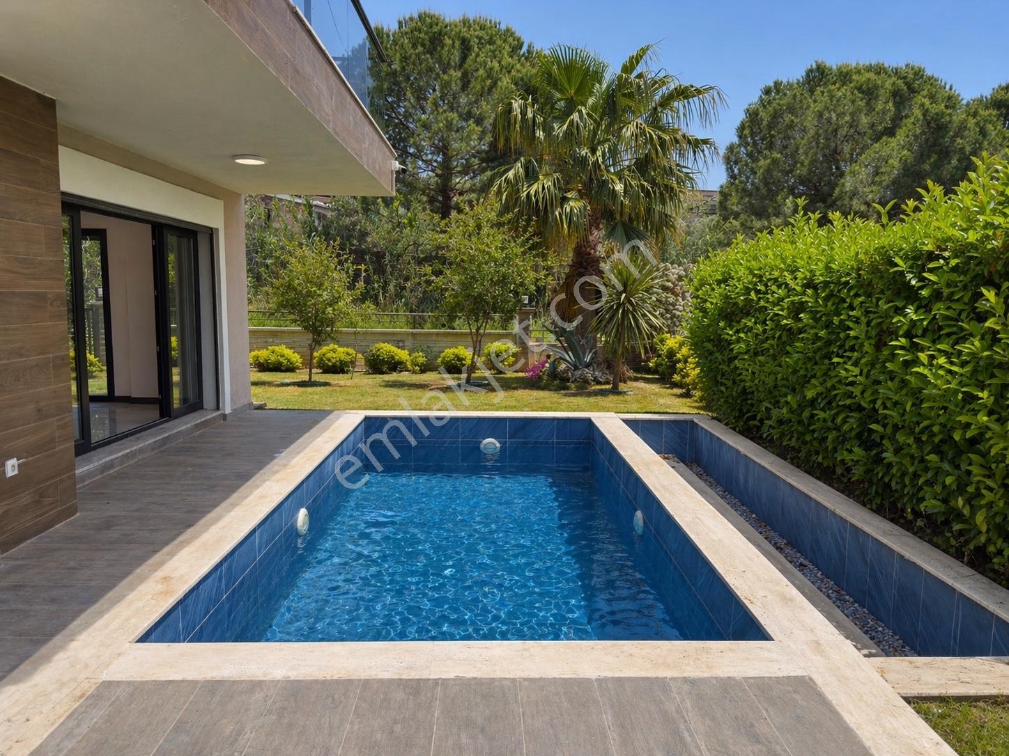 Kuşadası Davutlar 5+1 158m2 Müstakil Havuzlu Villa - Görsel 7