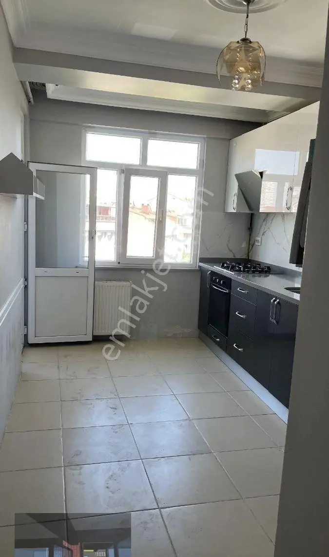 Güzelyurt Metrobüse 2 Dakika Yürüme 3+1 .130m2 Kiralık Daire - Görsel 20