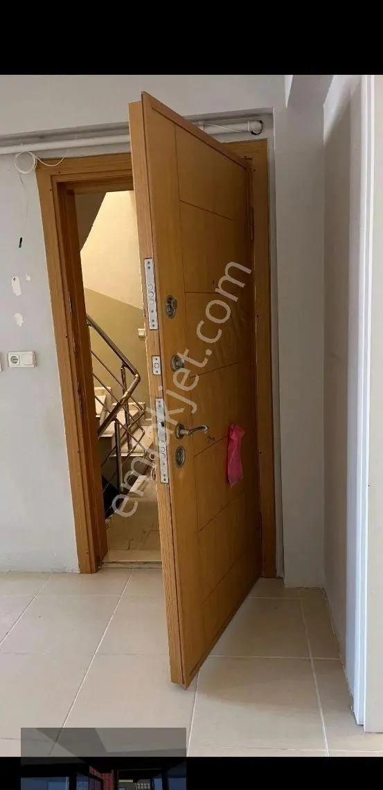 Güzelyurt Metrobüse 2 Dakika Yürüme 3+1 .130m2 Kiralık Daire - Görsel 12