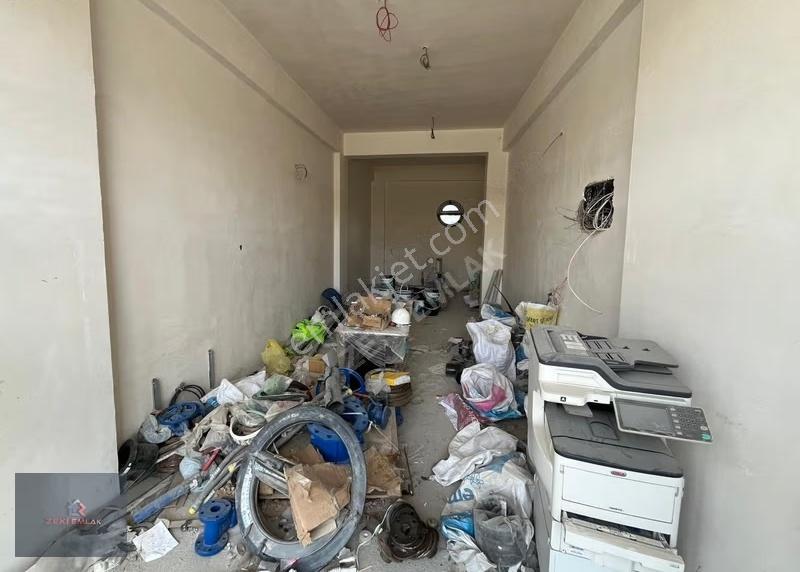 Akgedik Zeki Emlak'tan 4. Etap'ta Satılık 80 M² Dükkan - Görsel 2