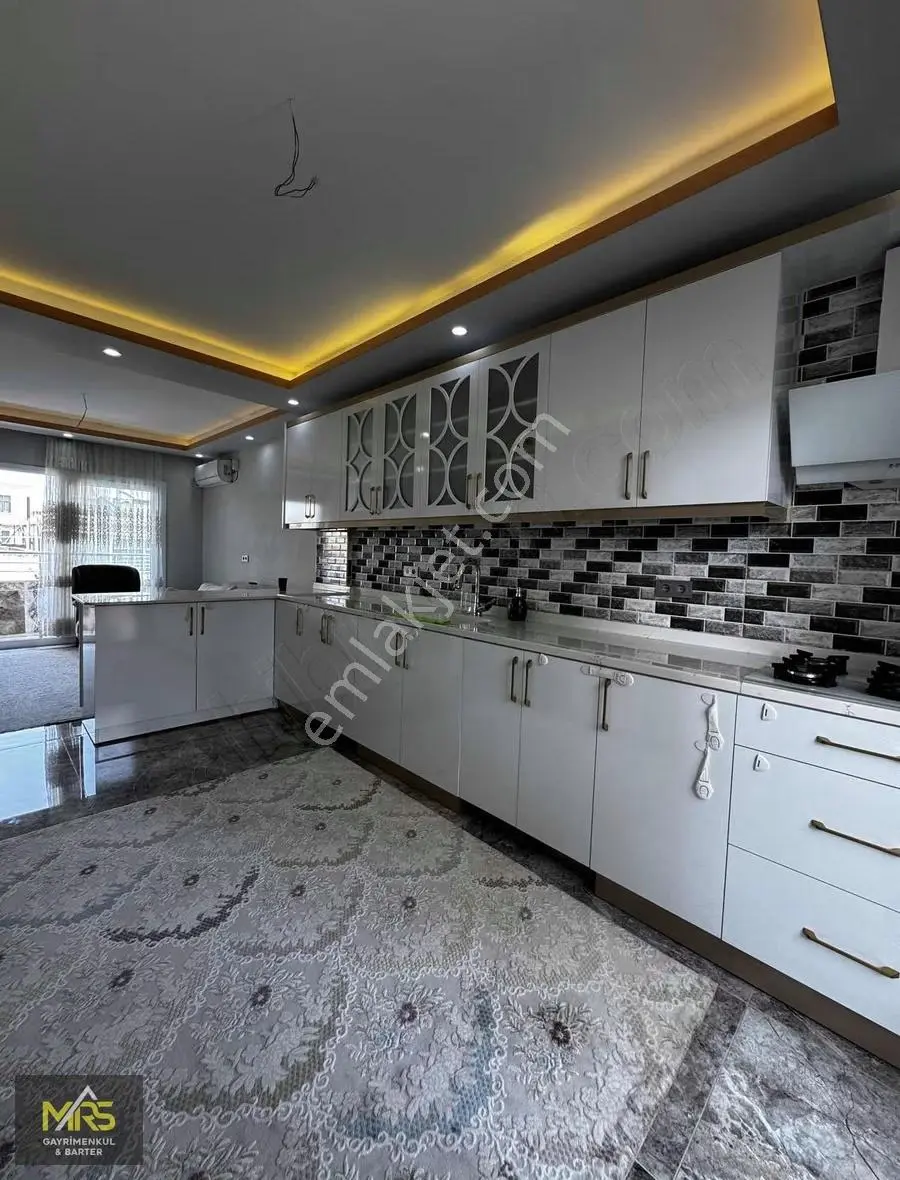 Mersin Gündoğudu'da Satılık 3 Katlı Müstakil - Görsel 2