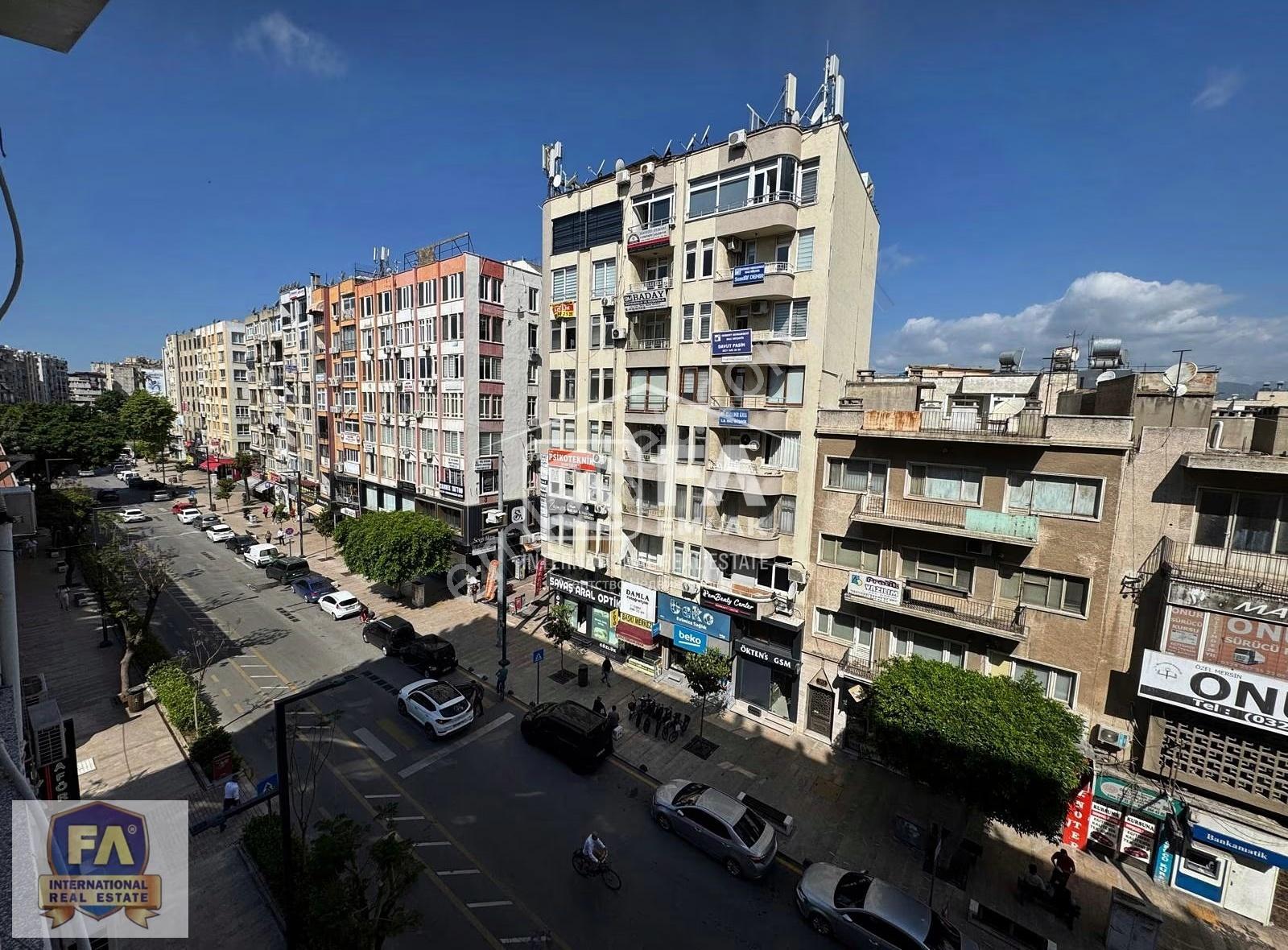 Fa Emlak'dan Çarşı Merkezi Olan İstiklal Cad.üstü Kiralık3+1ofis - Görsel 2