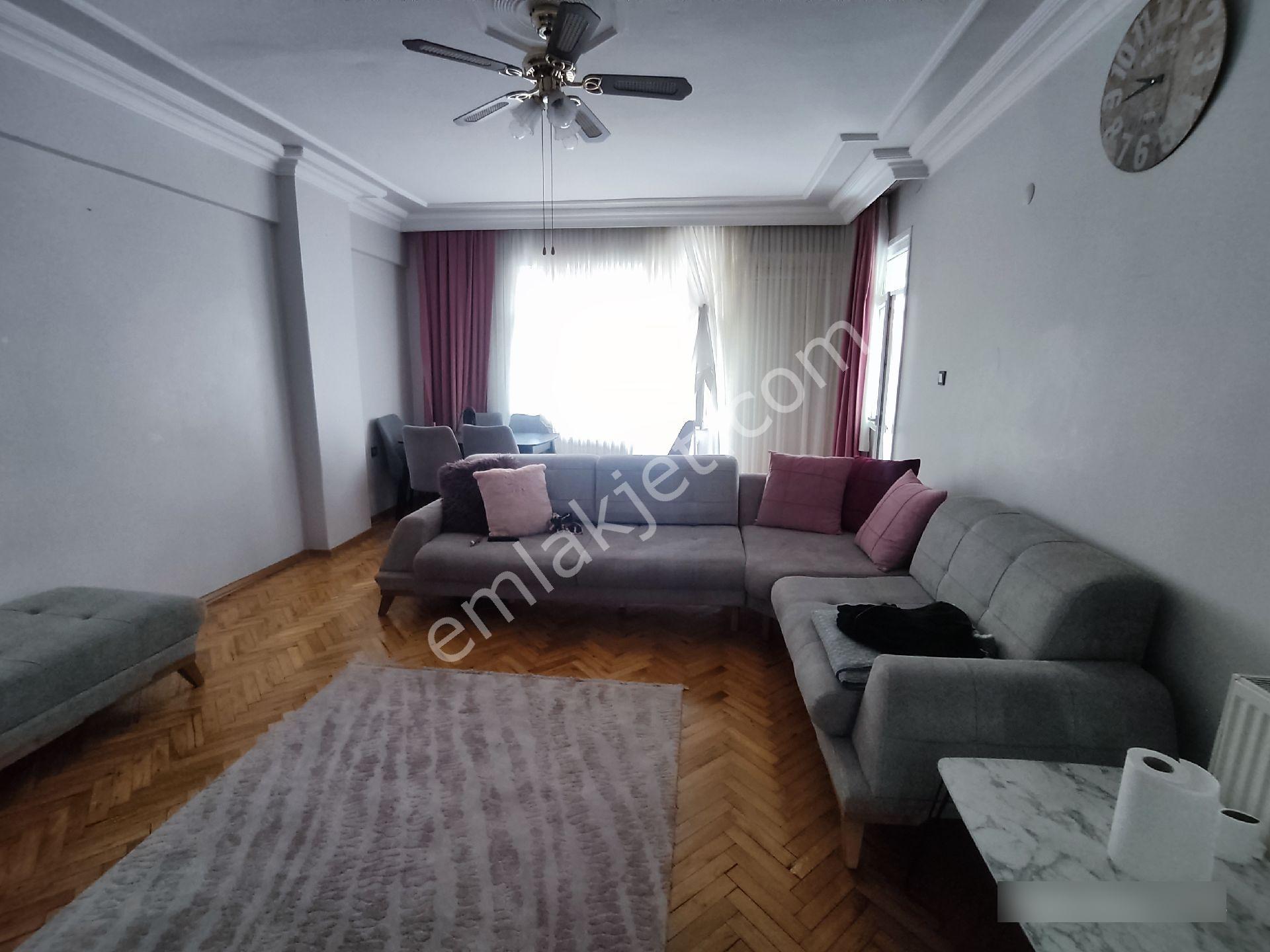 Esenler Tabya Da 1. Kat. 3+1 150 M2 Masrafsız Faire