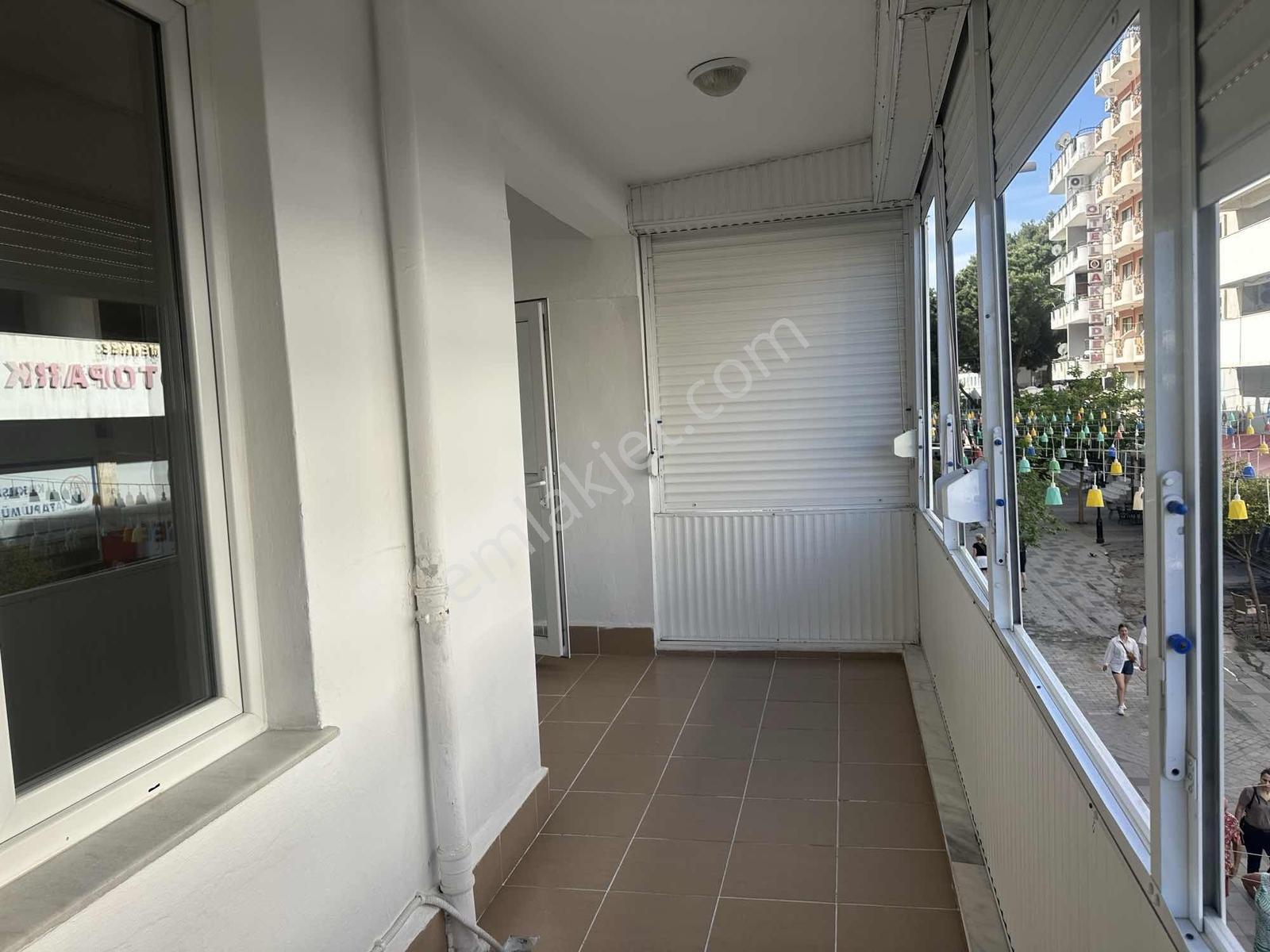Kuşadası Merkezde 3+1 Daire - Görsel 4