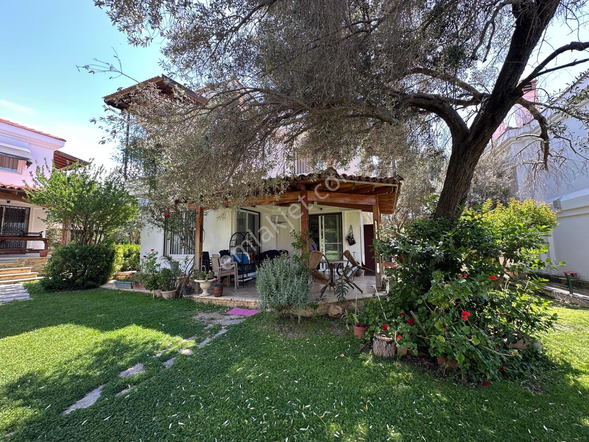 Foçada Satılık 4+1süper Villa - Görsel 30