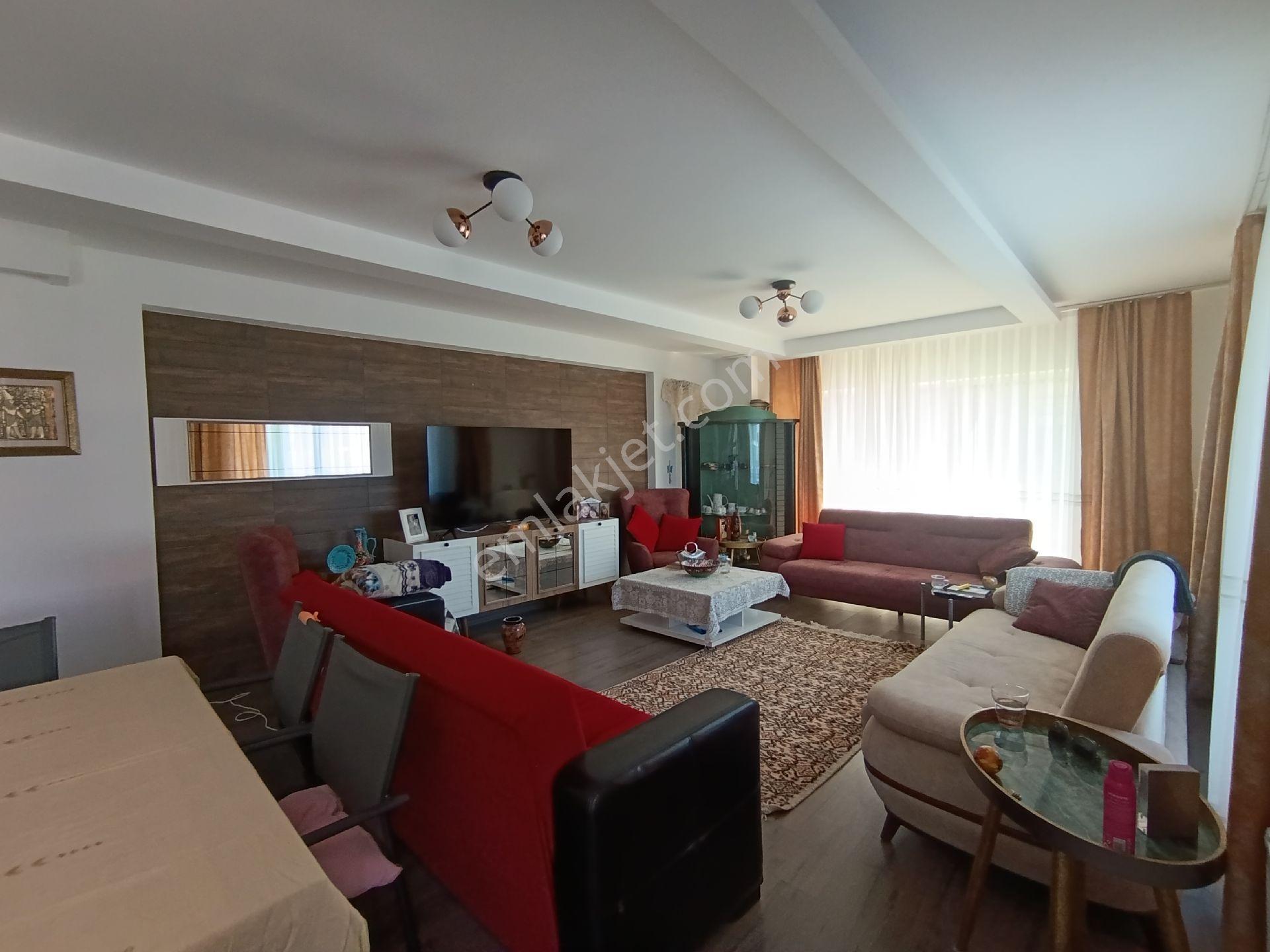 Kuşadası Değirmendere'de Yüzme Havuzlu Site İçinde 3+1 Kiralık Daire - Görsel 5