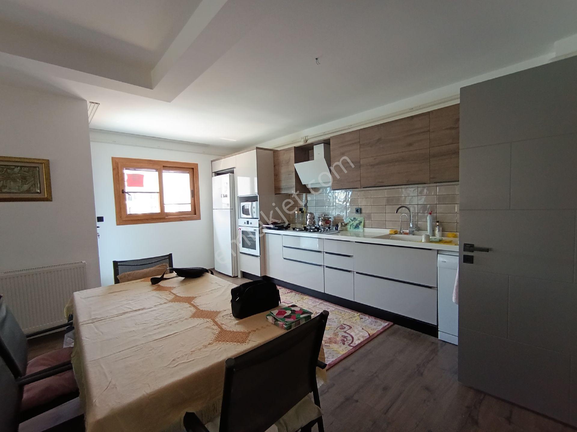 Kuşadası Değirmendere'de Yüzme Havuzlu Site İçinde 3+1 Kiralık Daire - Görsel 6