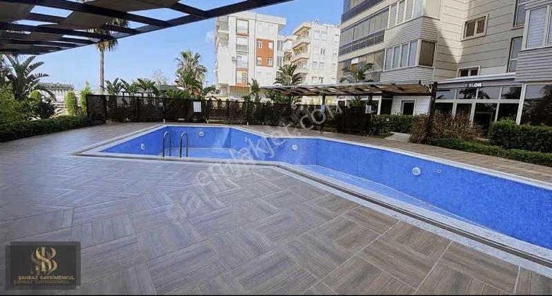 Site İçinde Giriş Kat Daire