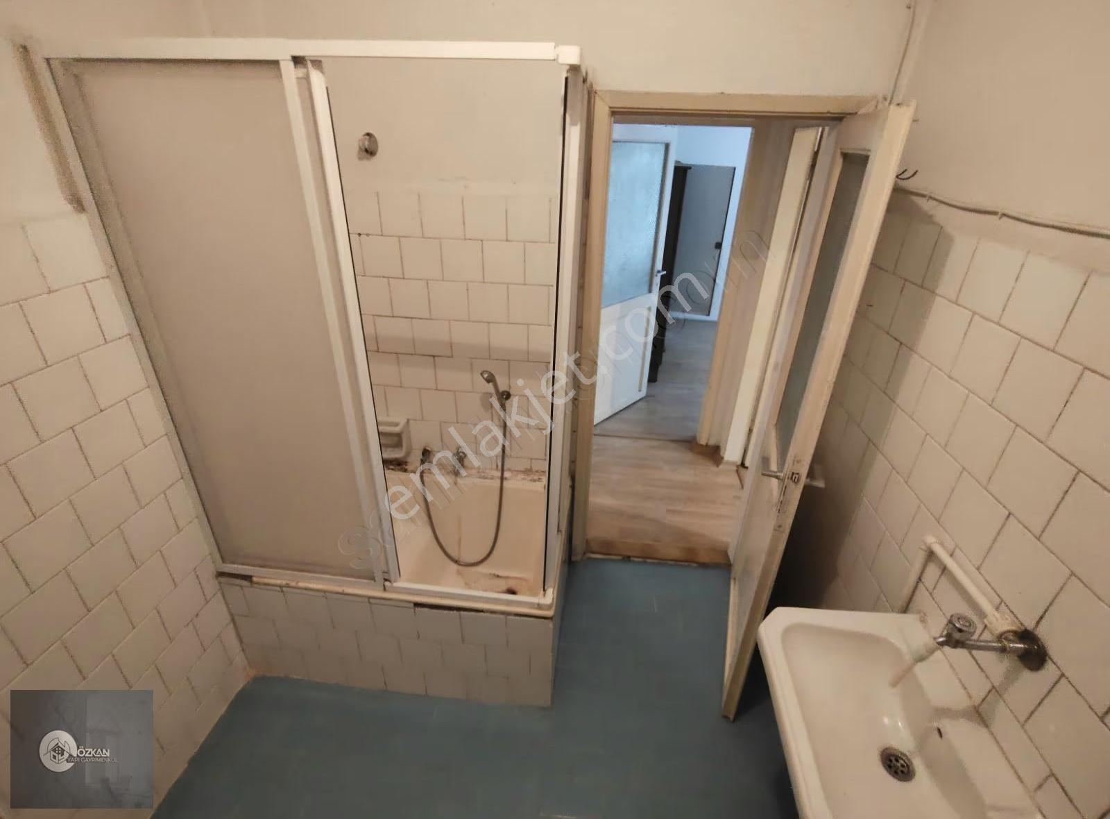 Eski Adliye Karşısında Satılık Ara Kat Daire - Görsel 7