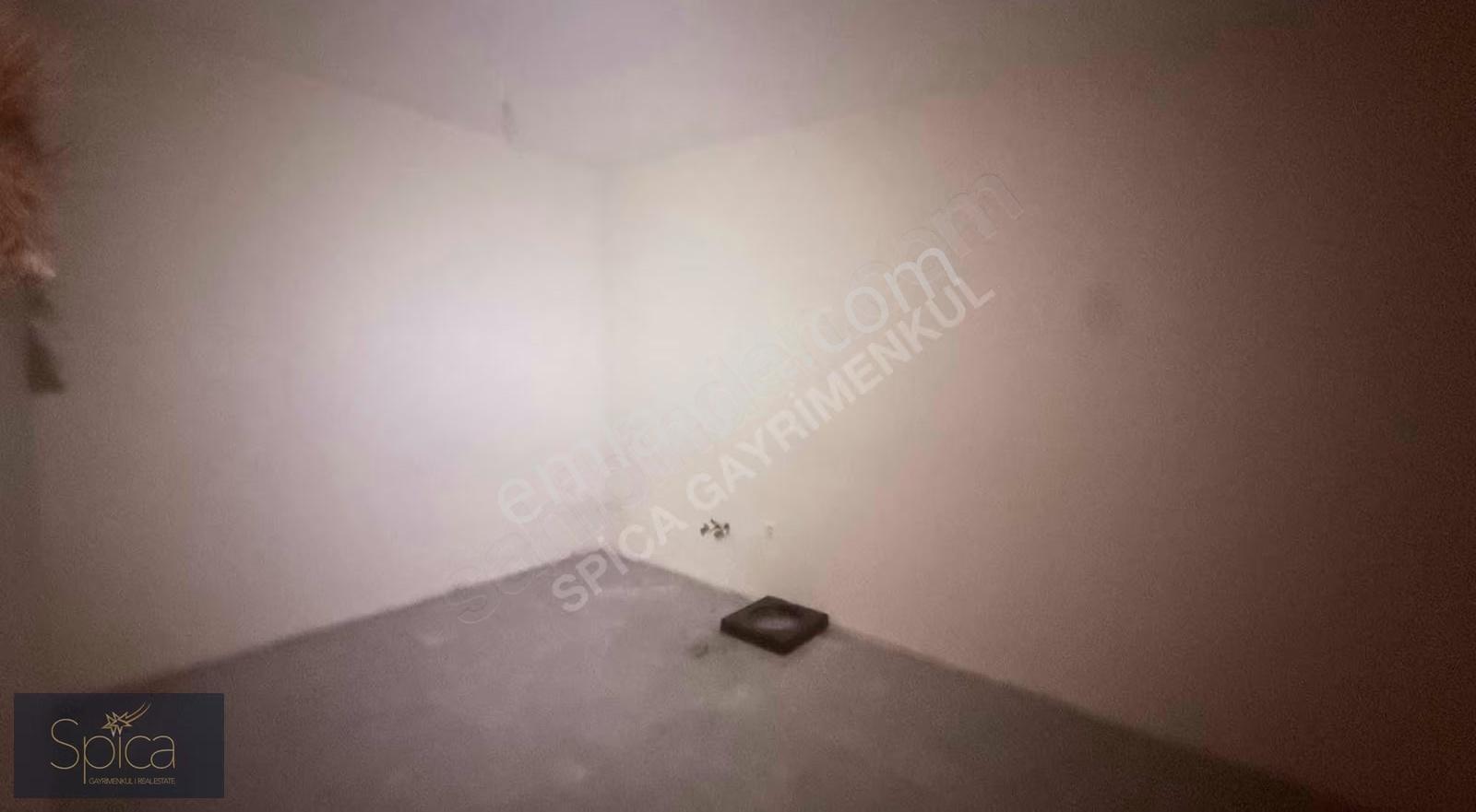 Karşıyaka Çarşıda Kiralık Dükkan - Görsel 2