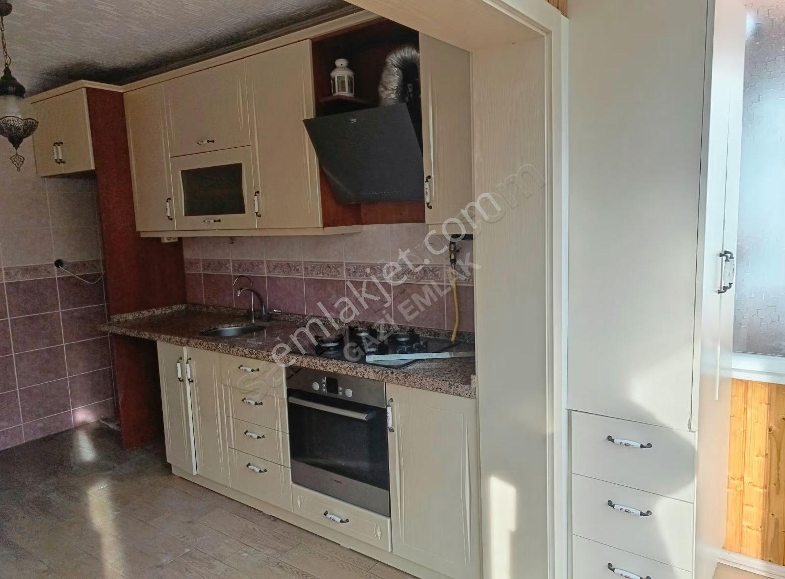 ""gazi Emlak""durukent Sitesi 3+1 Ygiriş 145m 3 Cephe 2006 Yapım - Görsel 24
